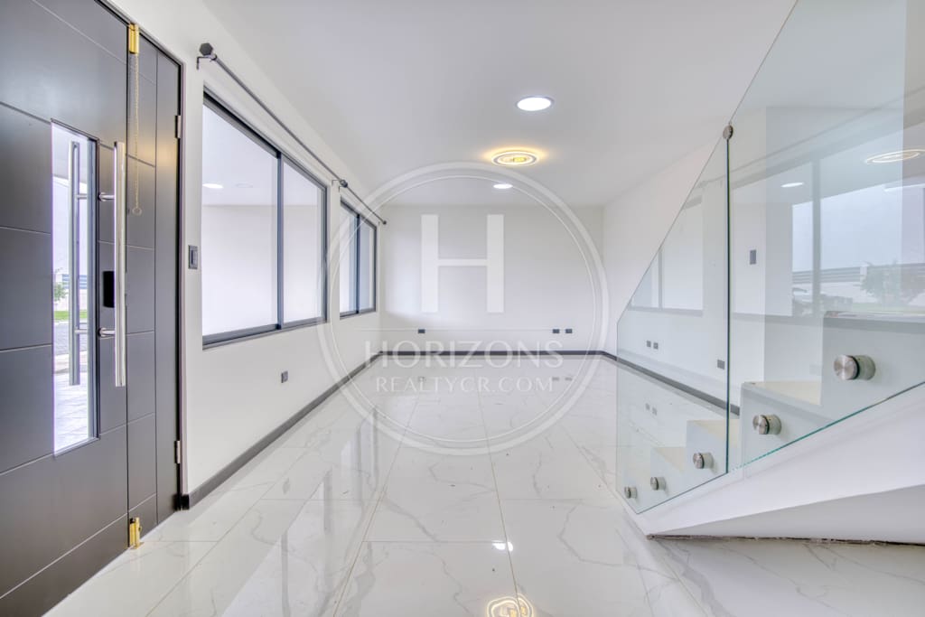 Para Estrenar Casa Moderna en Distrito San Juan con 3 Habitaciones y 3 Parqueos noj1113
