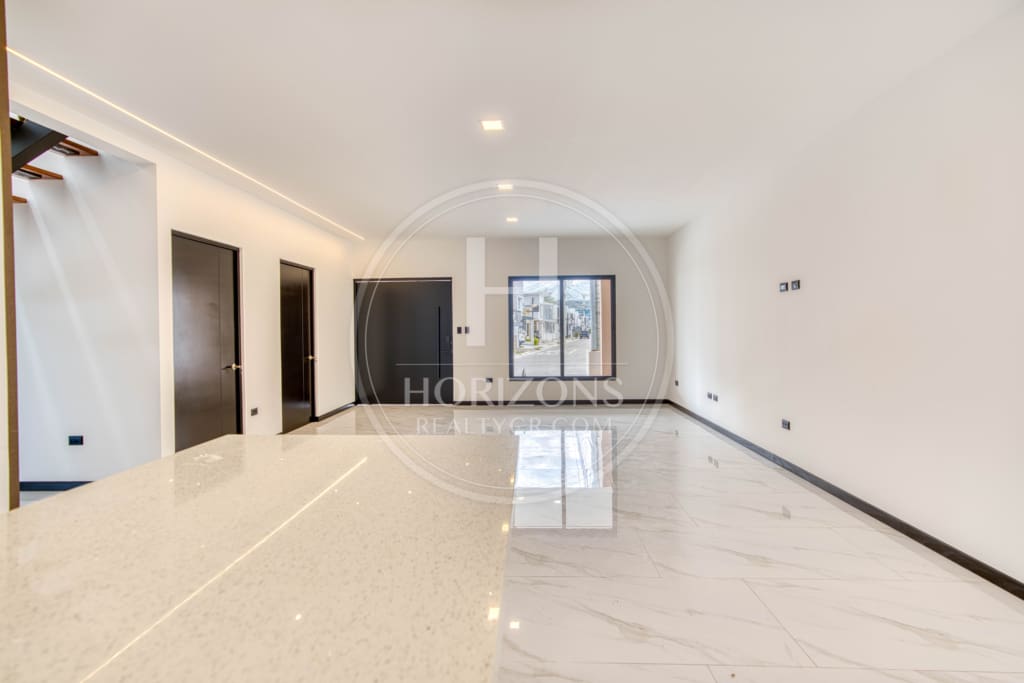 Casa Nueva en Condominio Distrito San Juan 4 Habitaciones Una en Primer Nivel Más Oficina noj1108