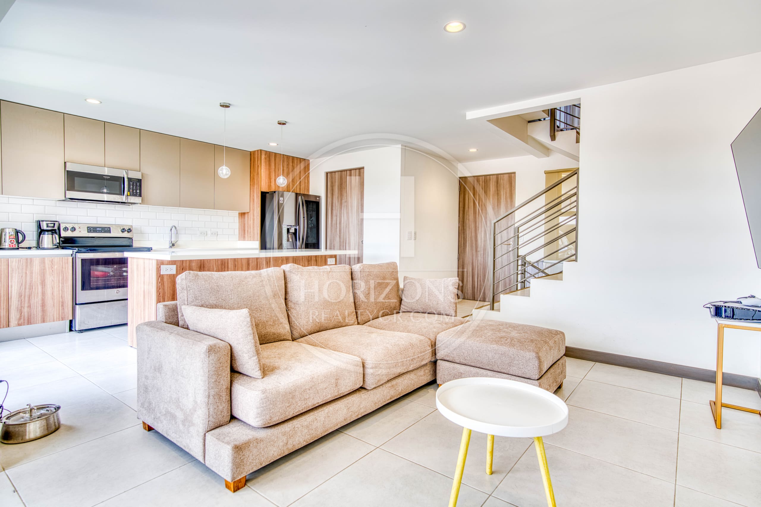 Casa en Venta en Condominio La Estefana con Jardín Privado, 3 Habitaciones y 4 Parqueos noj1107