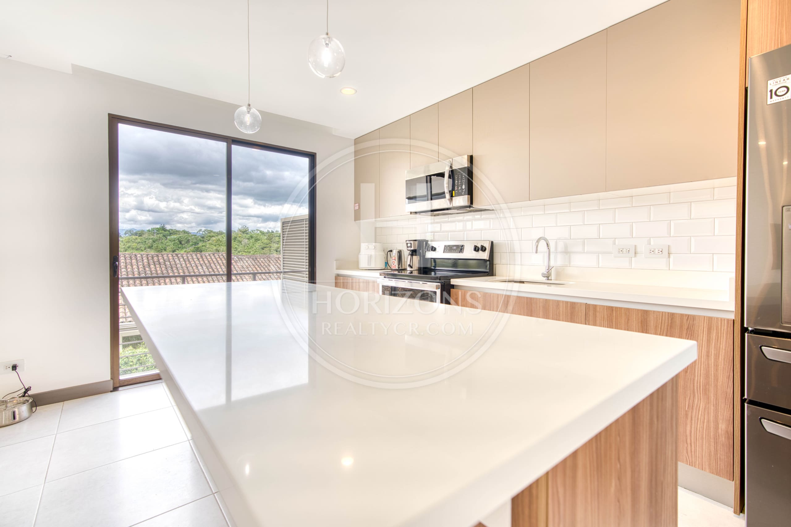 Casa en Venta en Condominio La Estefana con Jardín Privado, 3 Habitaciones y 4 Parqueos noj1107
