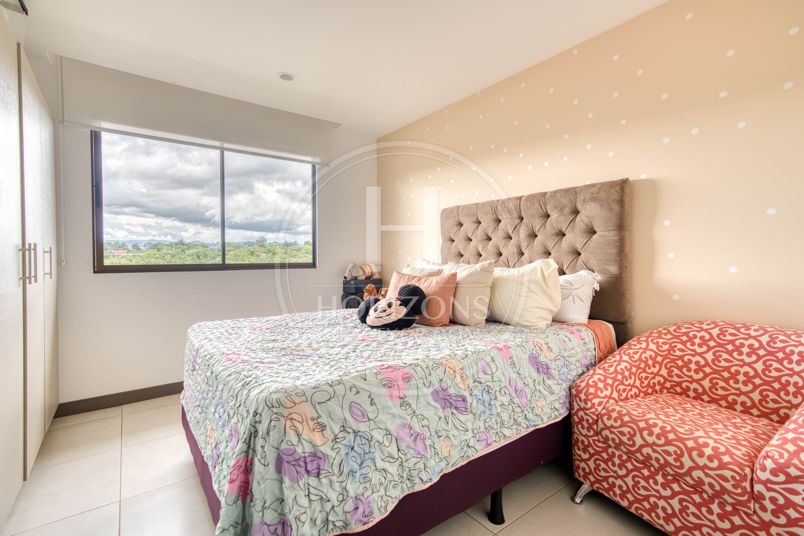 Casa en Venta en Condominio La Estefana con Jardín Privado, 3 Habitaciones y 4 Parqueos noj1107