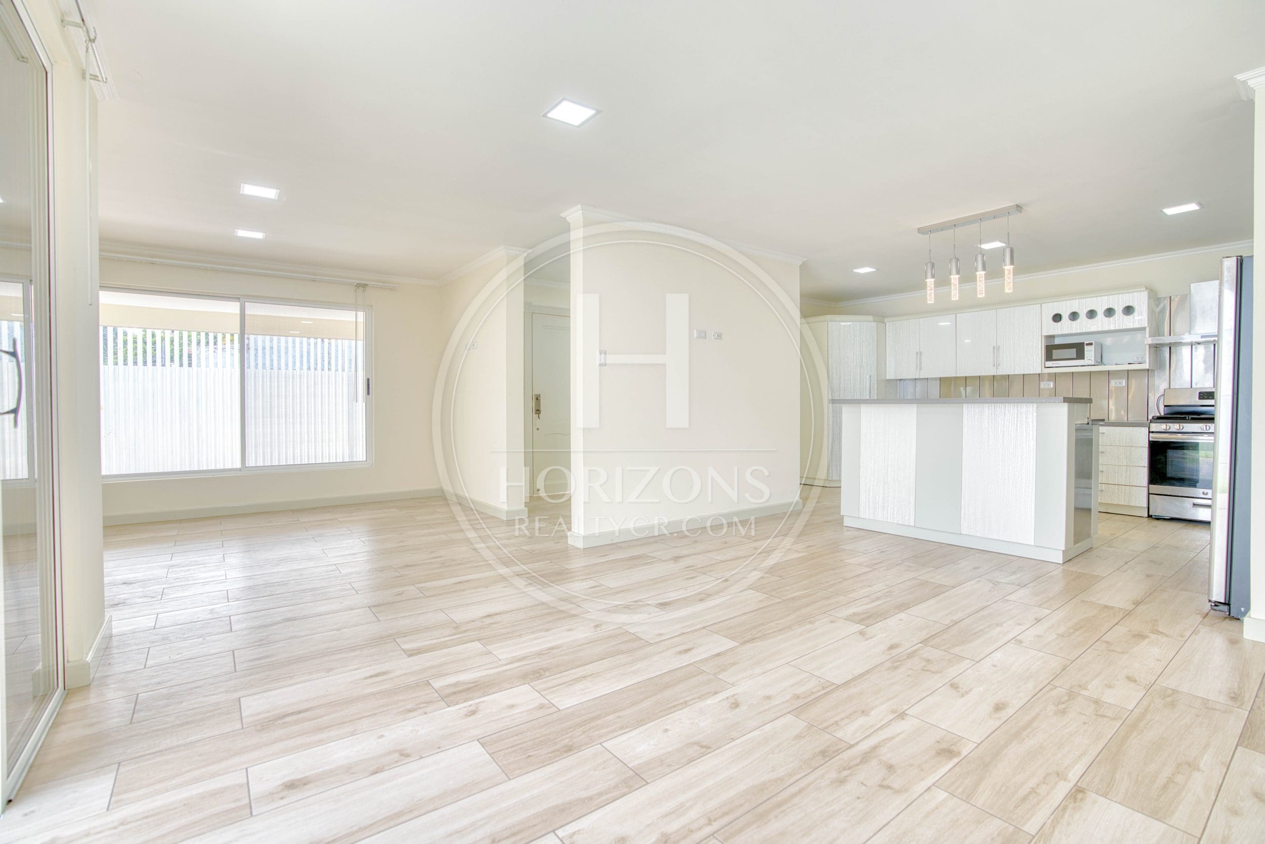 Se Vende Casa Independiente en Curridabat  3 Habitaciones y Oficina noj1128