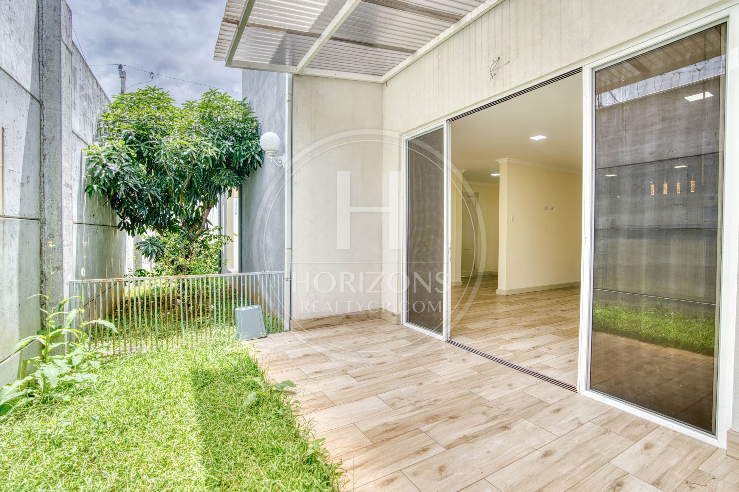 Se Vende Casa Independiente en Curridabat  3 Habitaciones y Oficina noj1128