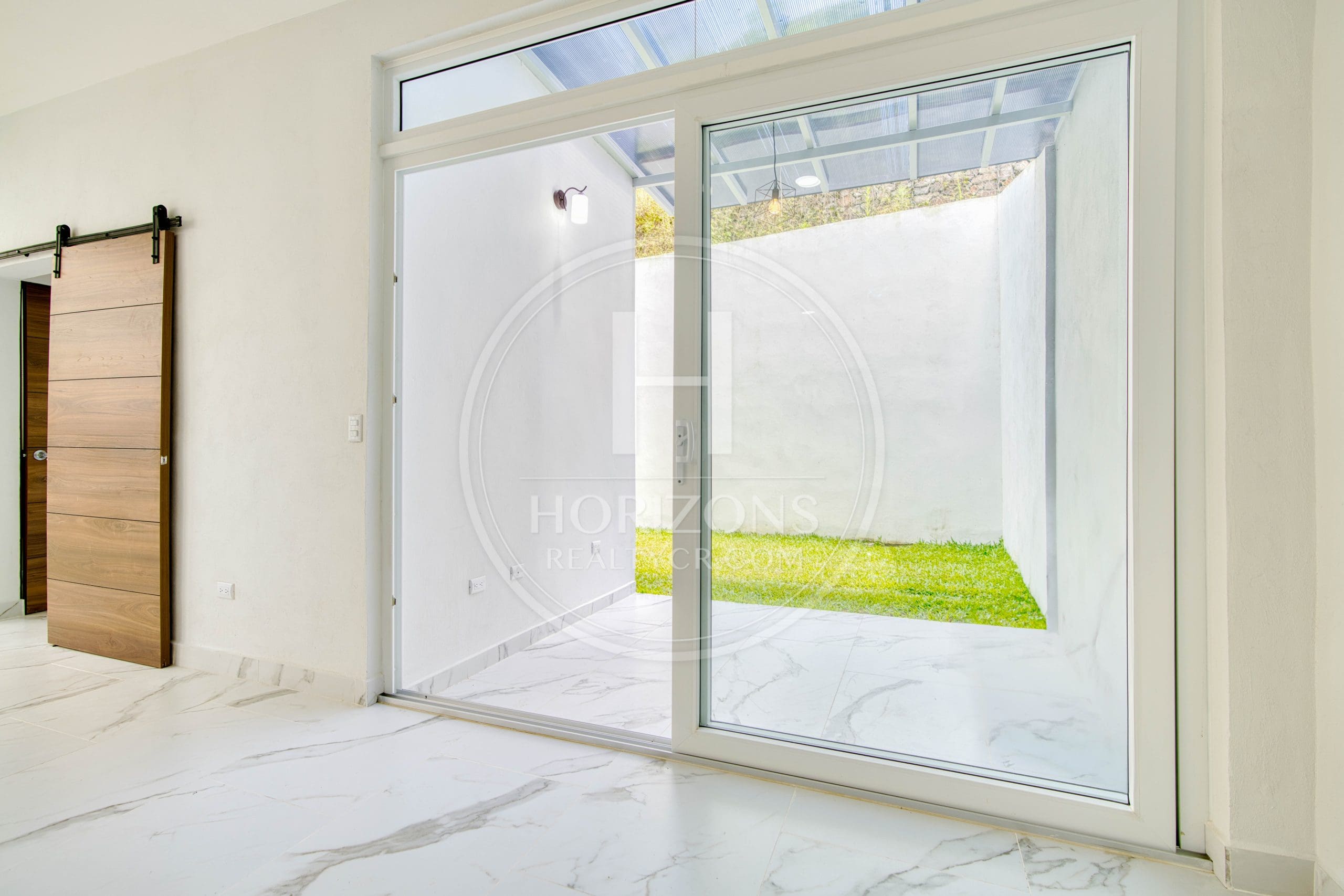 Se Vende Casa Para Estrenar en Condominio Las Rusias Curridabat 4 Habitaciones noj1130or