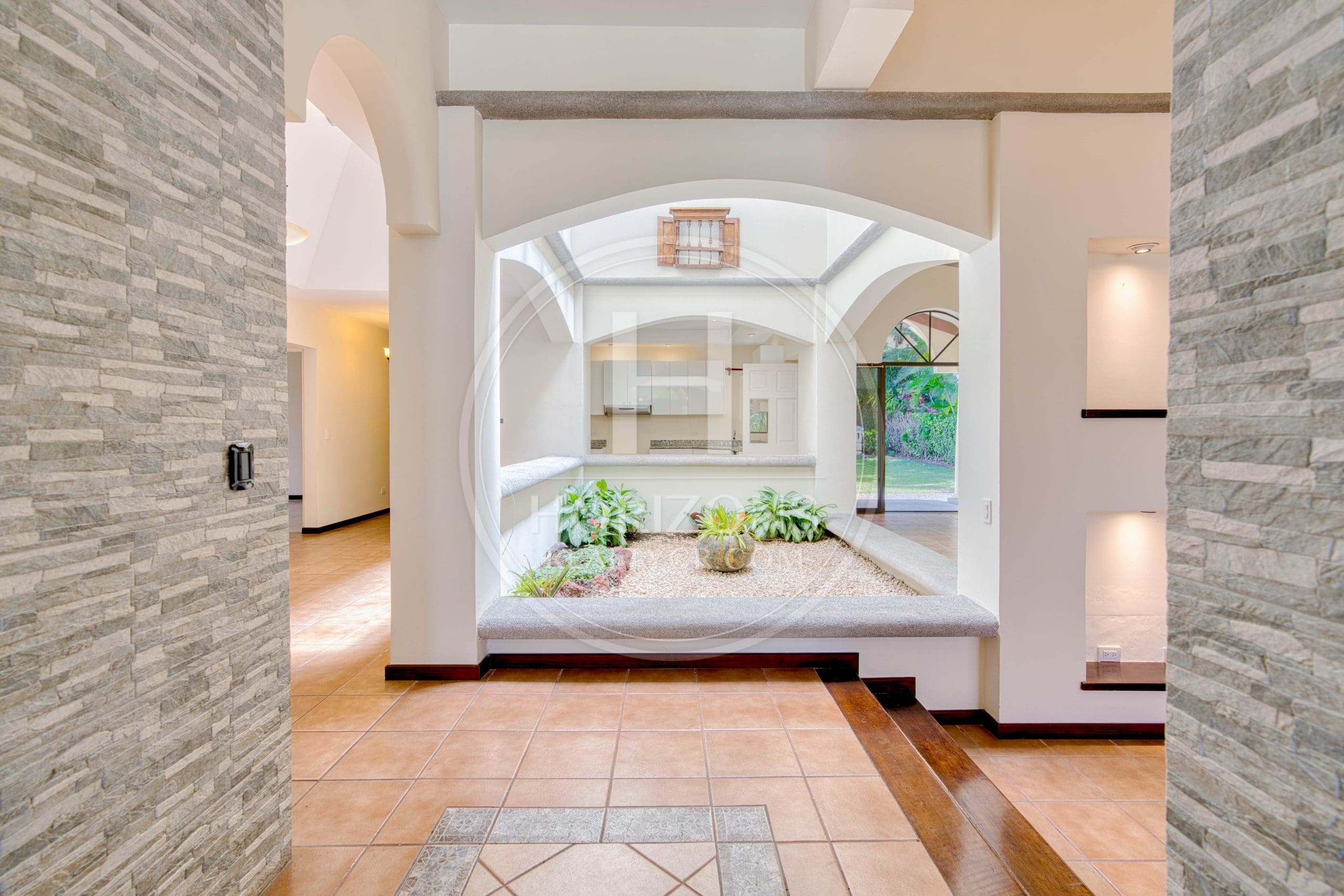 Se Vende Casa de Una Planta en Residencial Valle del Sol en Santa Ana noj1126
