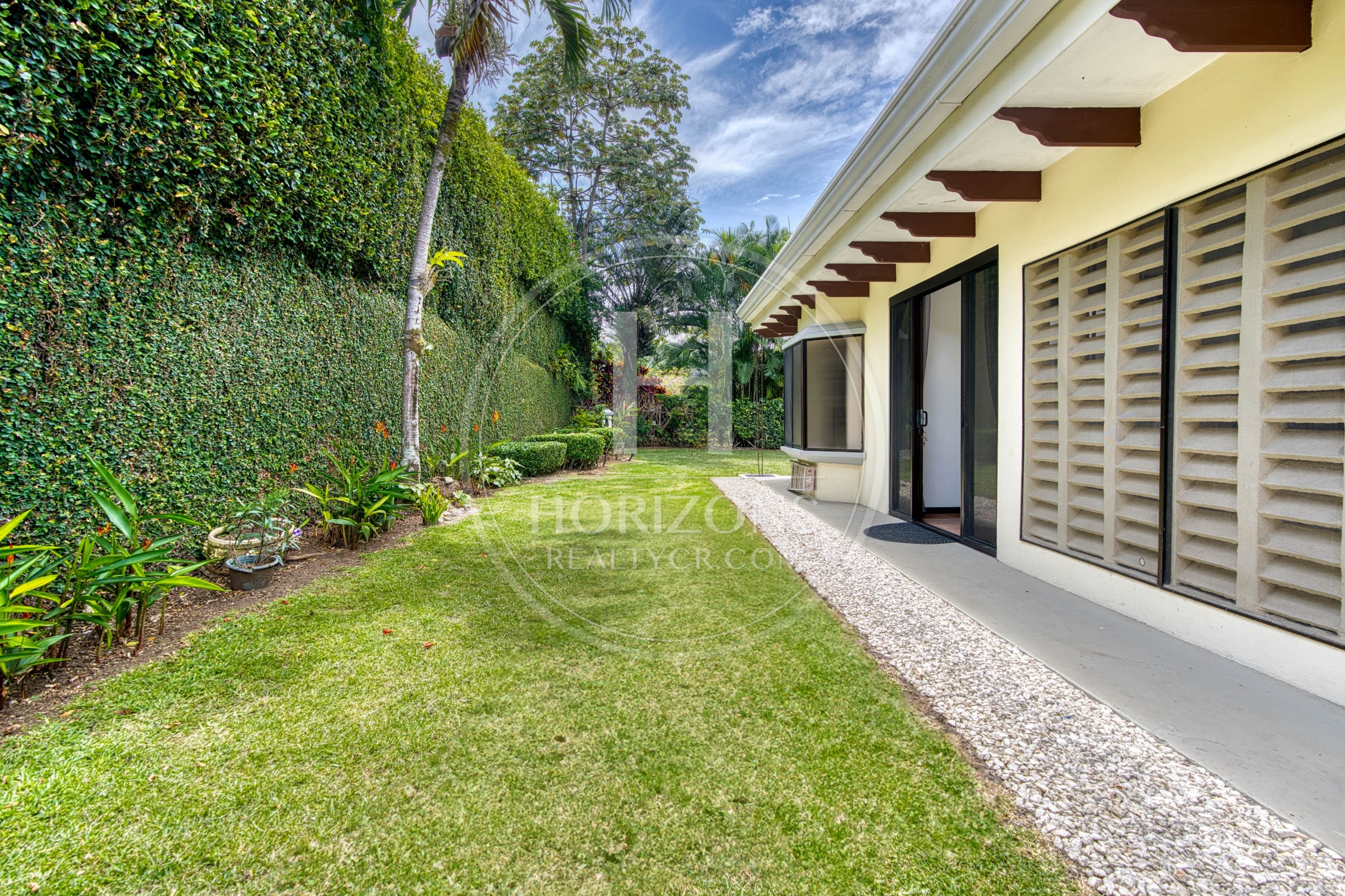 Se Vende Casa de Una Planta en Residencial Valle del Sol en Santa Ana noj1126