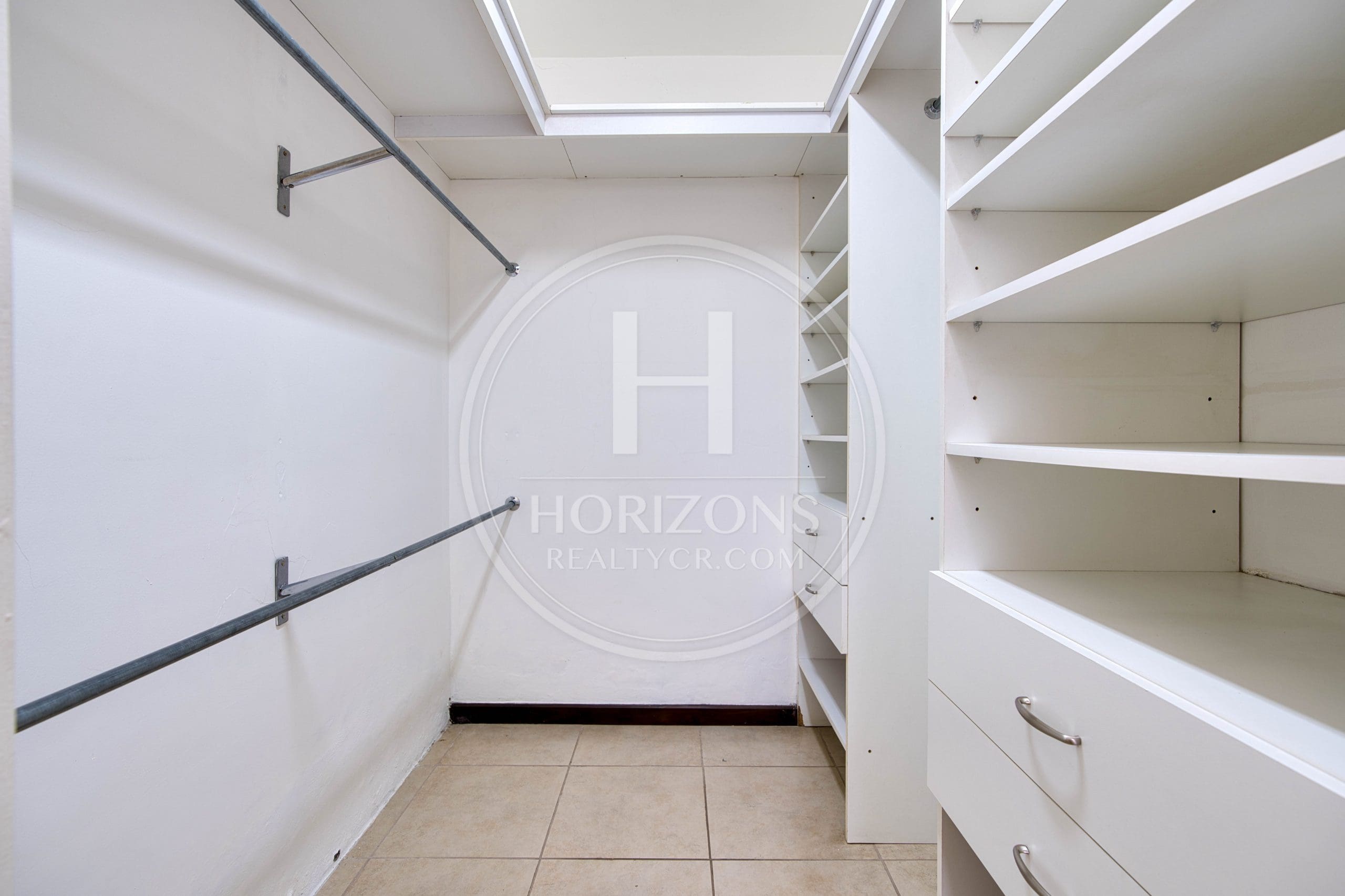 Se Vende Casa de Una Planta en Residencial Valle del Sol en Santa Ana noj1126