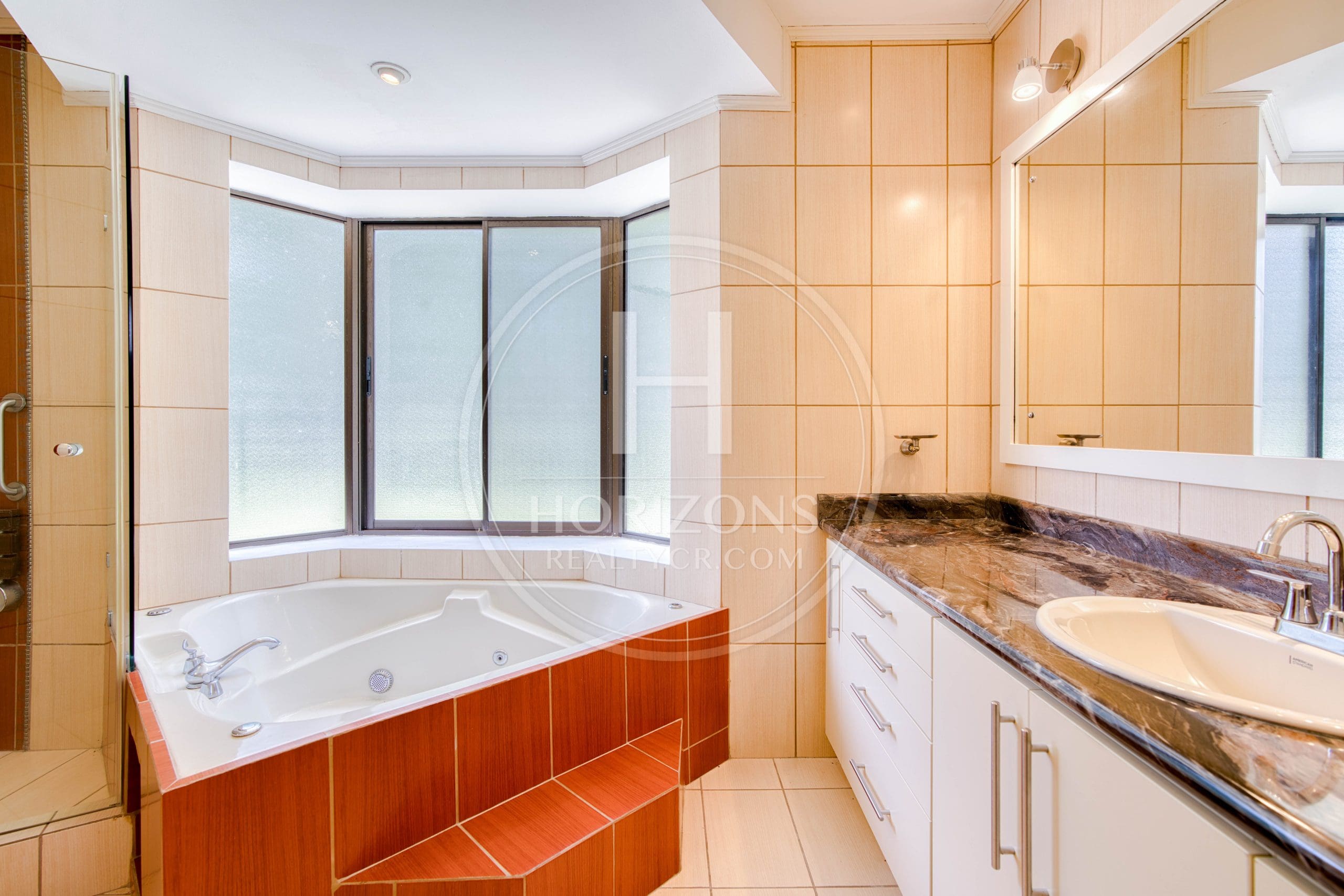 Se Vende Casa de Una Planta en Residencial Valle del Sol en Santa Ana noj1126