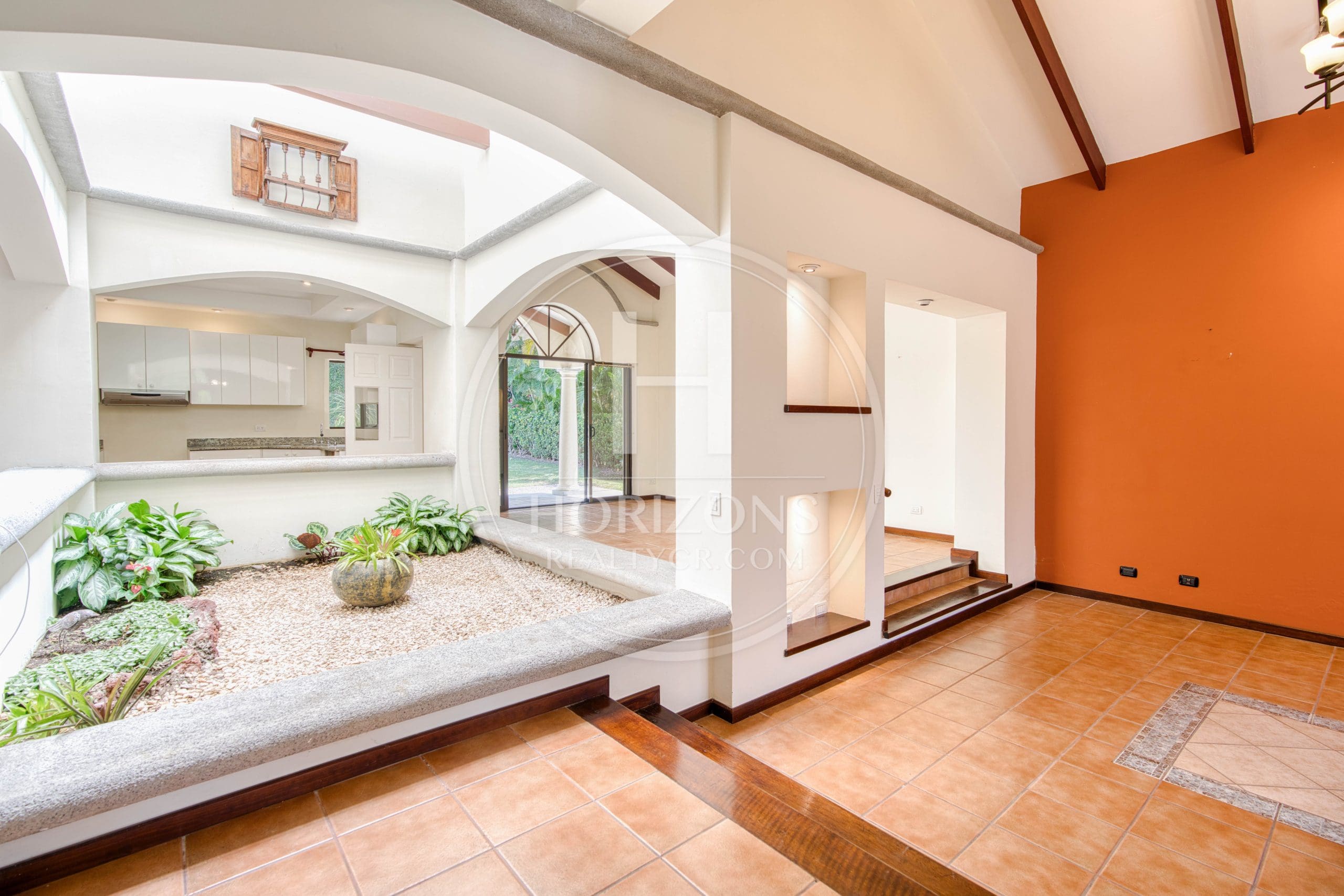 Se Vende Casa de Una Planta en Residencial Valle del Sol en Santa Ana noj1126