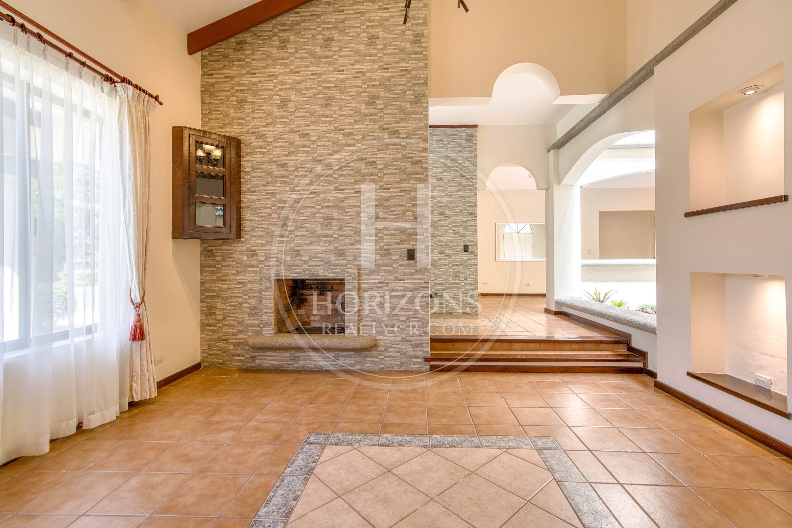 Se Vende Casa de Una Planta en Residencial Valle del Sol en Santa Ana noj1126