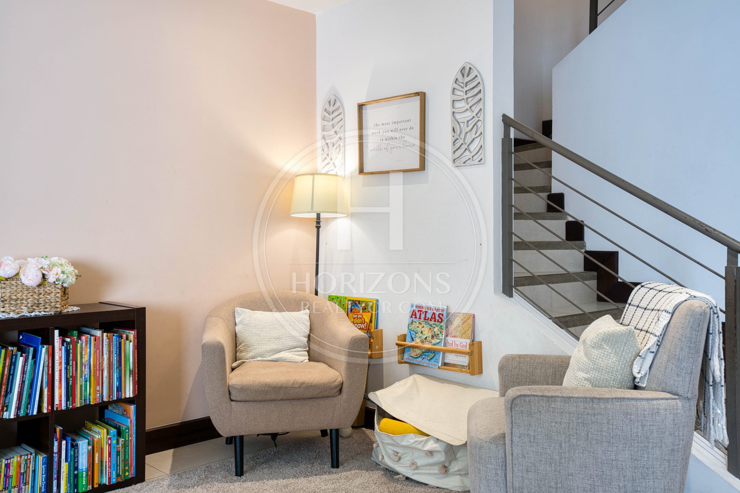 Casa en Venta en Condominio La Estefana con 3 Habitaciones Mezanine y 4 Parqueos noj1127