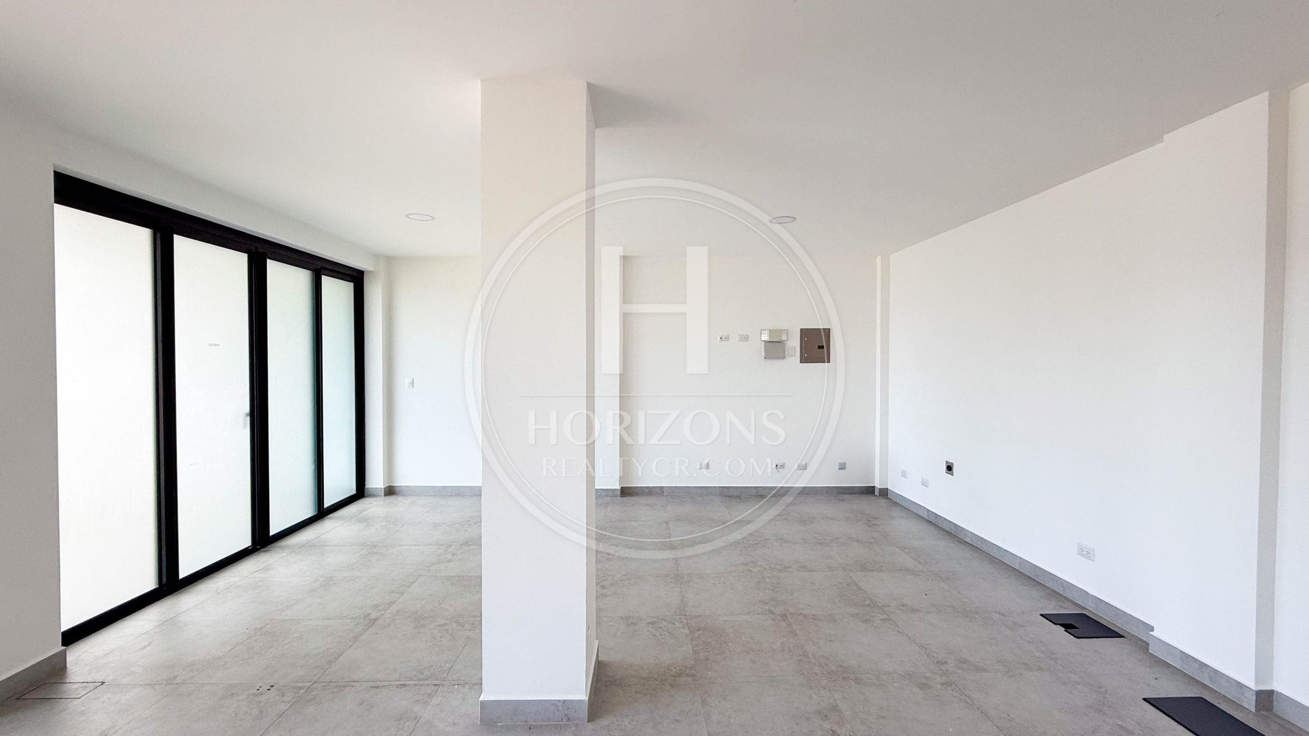 Se alquila local comercial en San Pedro 40m² amplio parqueo 800m de Universidad Latina hrc38jb