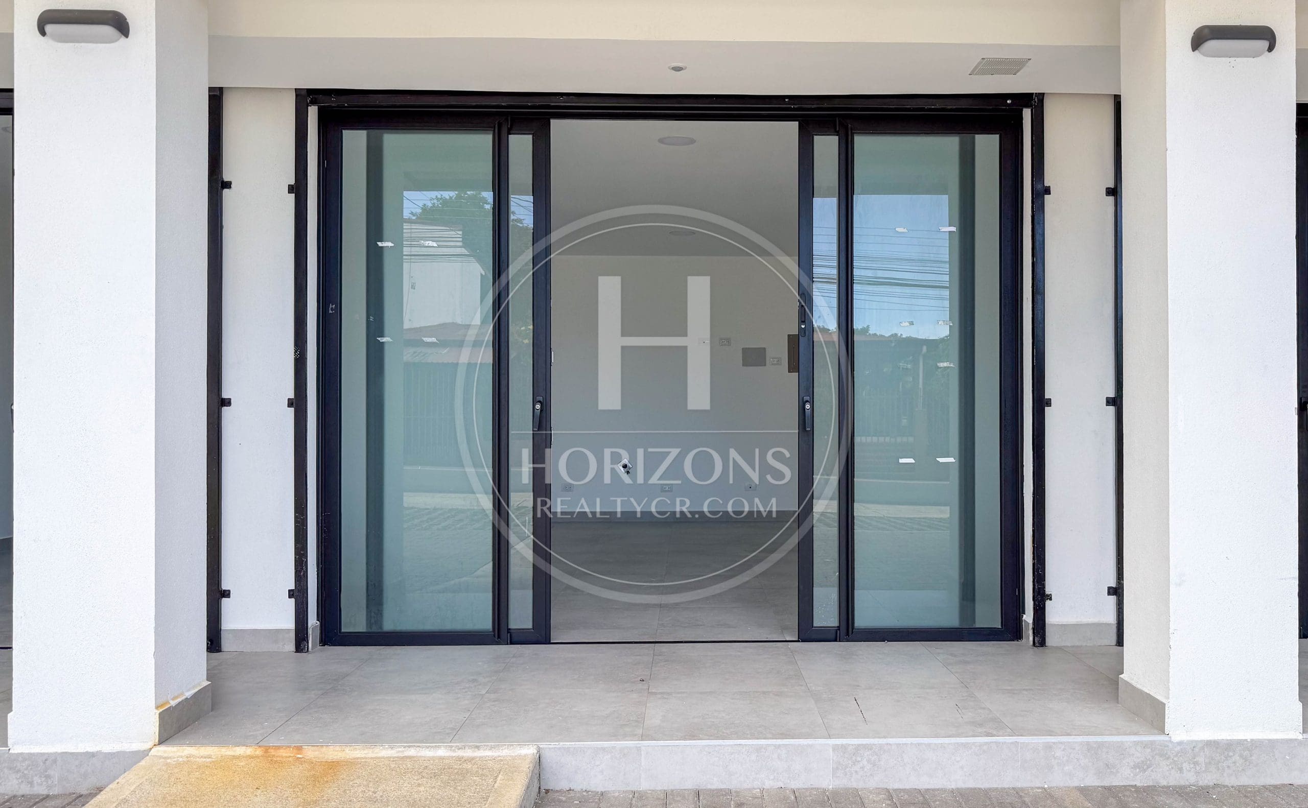 Se Alquila Local Comercial 26M2 En San Pedro Con Amplio Parqueo Hrc40Jb