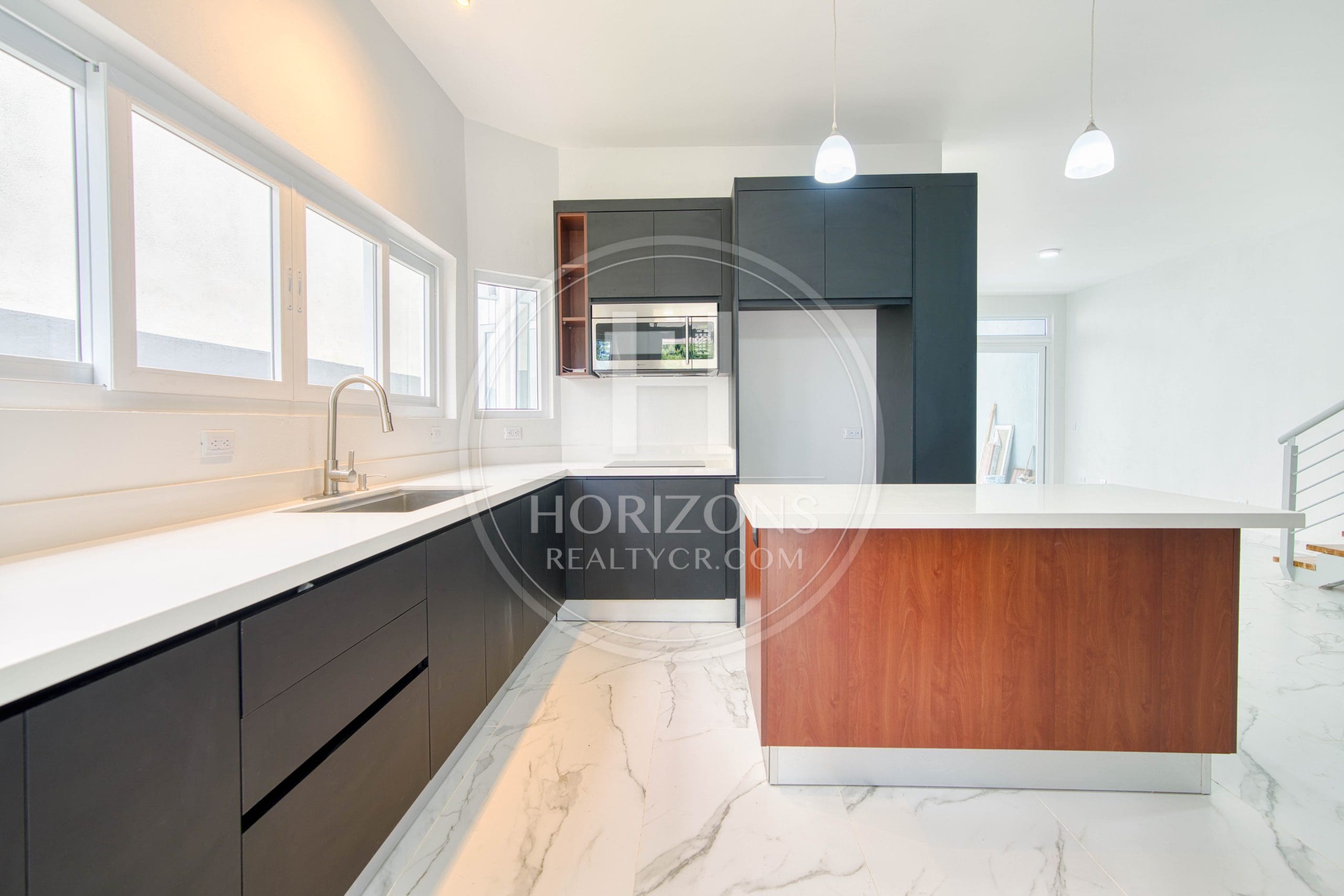 Se Vende Casa Para Estrenar en Condominio Las Rusias Curridabat 4 Habitaciones noj1130or