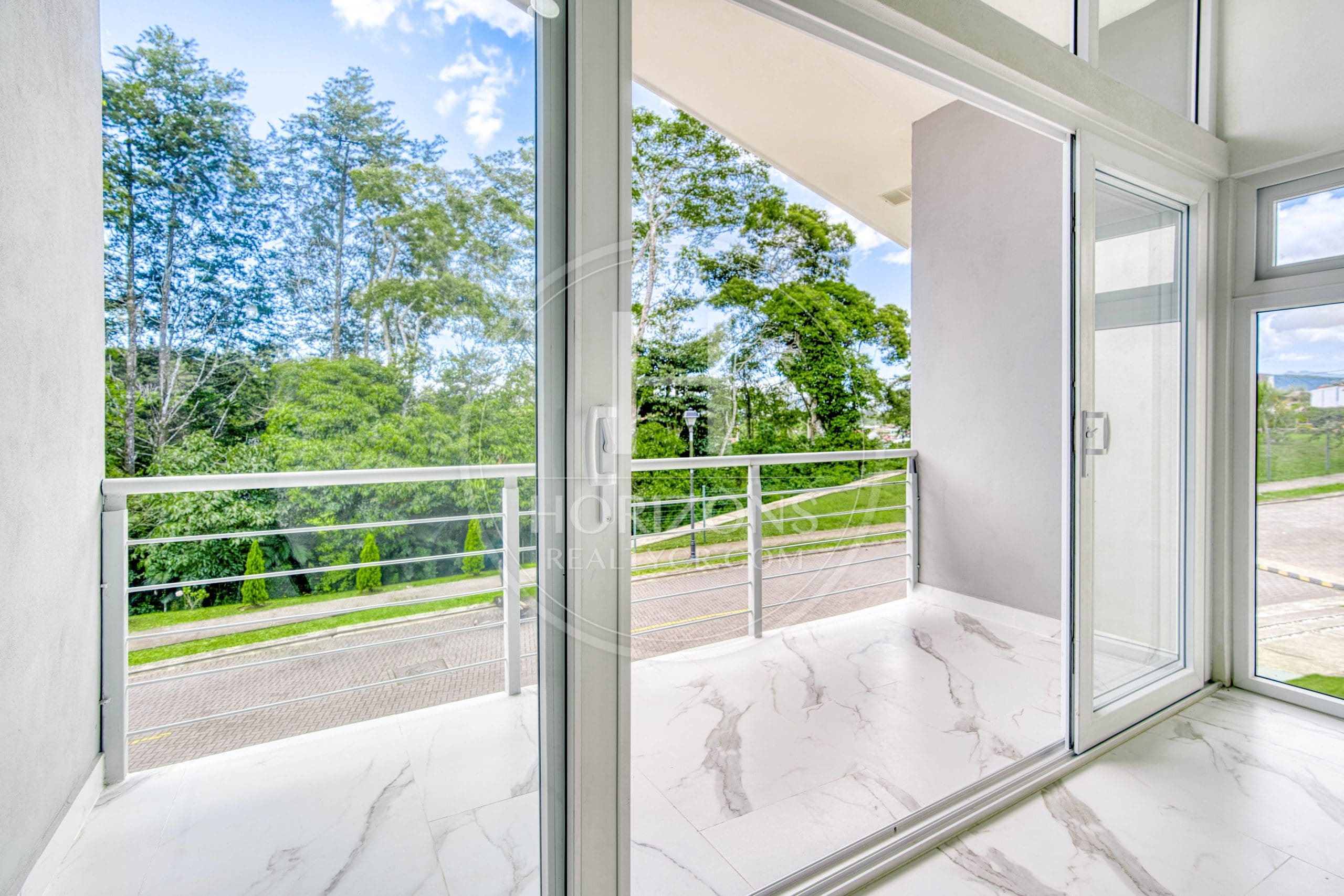 Se Vende Casa Para Estrenar en Condominio Las Rusias Curridabat 4 Habitaciones noj1130or