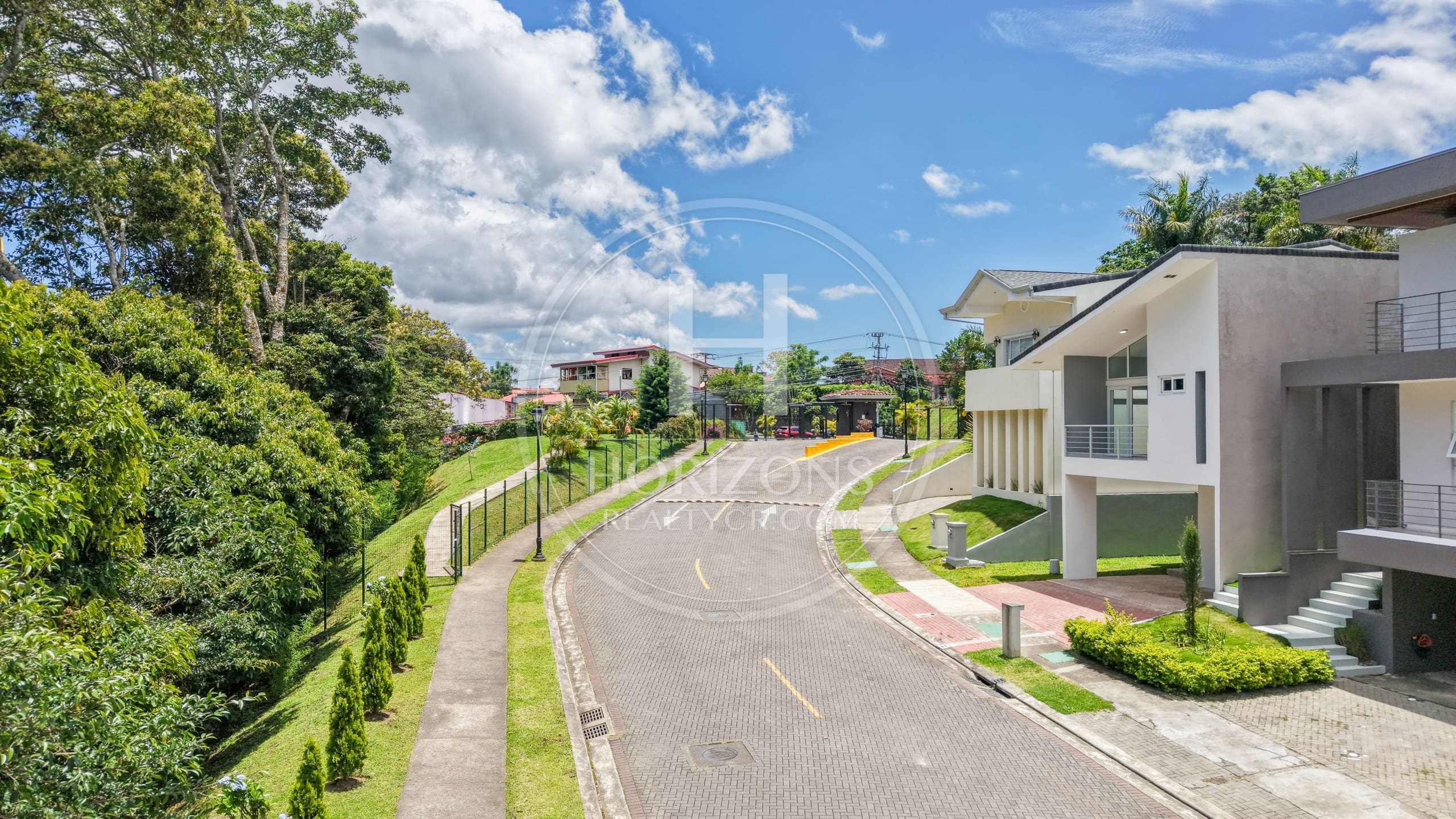 Se Vende Casa Para Estrenar en Condominio Las Rusias Curridabat 4 Habitaciones noj1130or