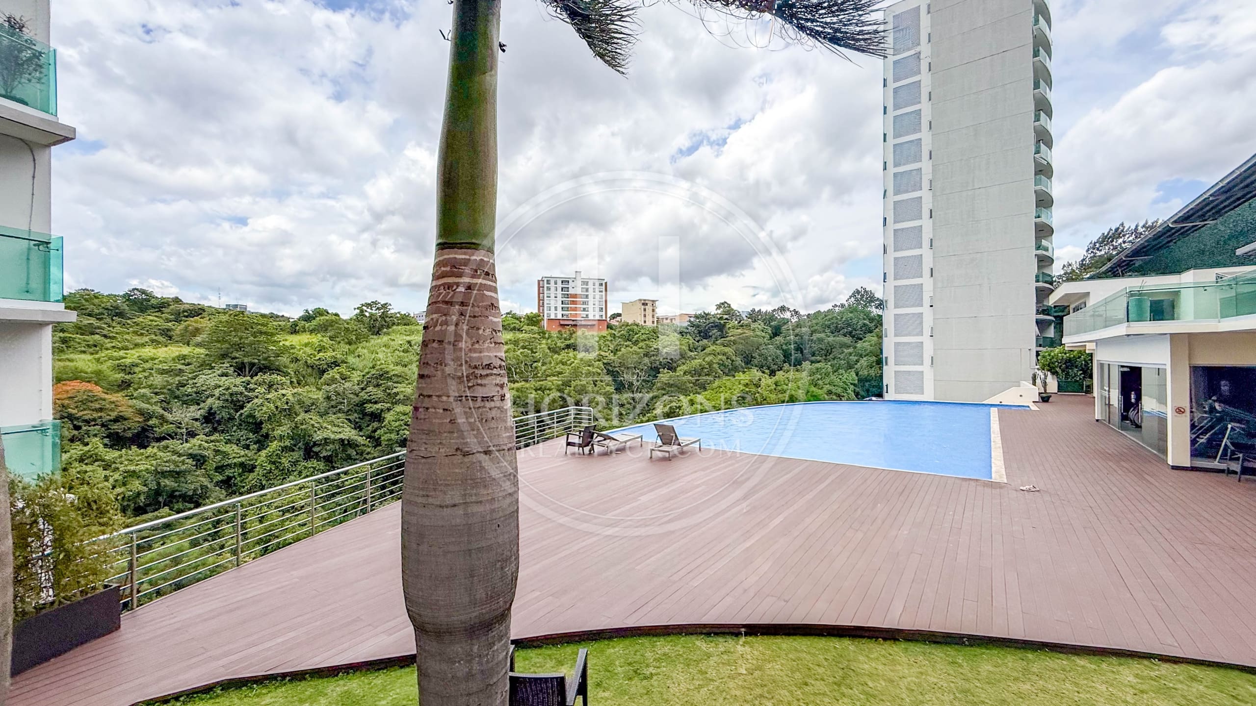 Se Alquila Apartamento Amueblado en  Rohrmóser 2 Habitaciones con Vista a las Montañas noj1231or
