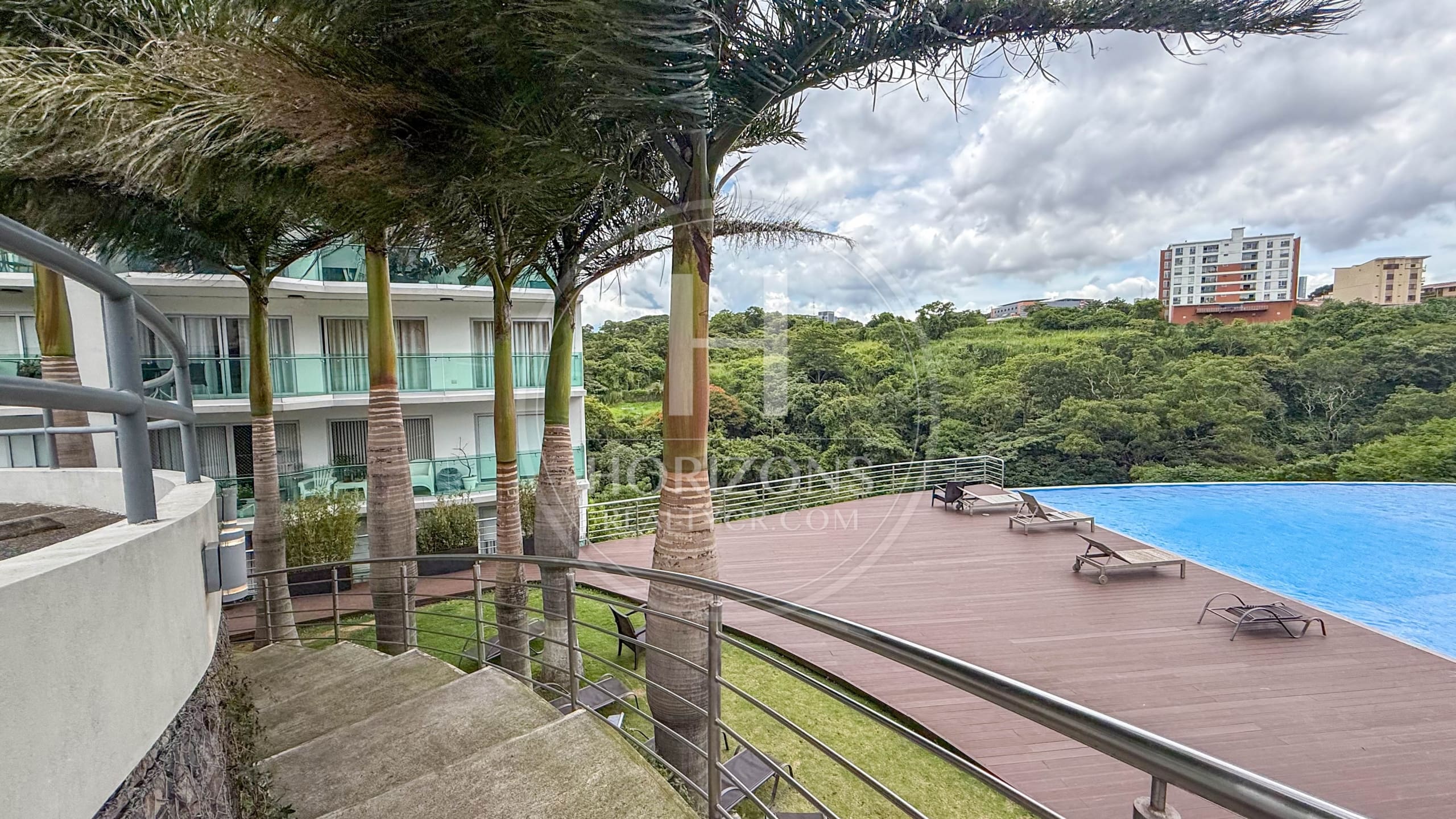 Se Alquila Apartamento Amueblado en  Rohrmóser 2 Habitaciones con Vista a las Montañas noj1231or