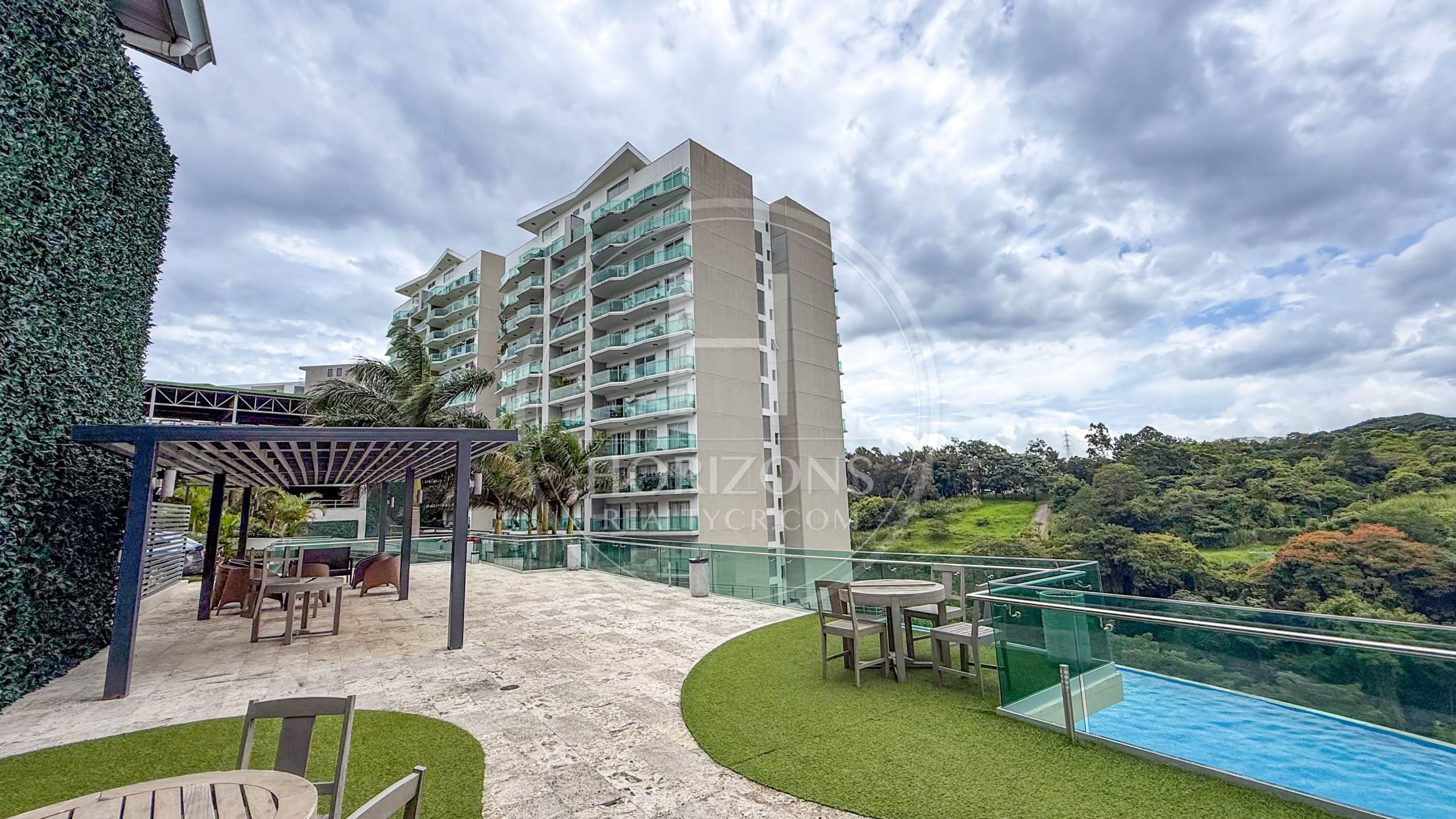 Se Alquila Apartamento Amueblado en  Rohrmóser 2 Habitaciones con Vista a las Montañas noj1231or