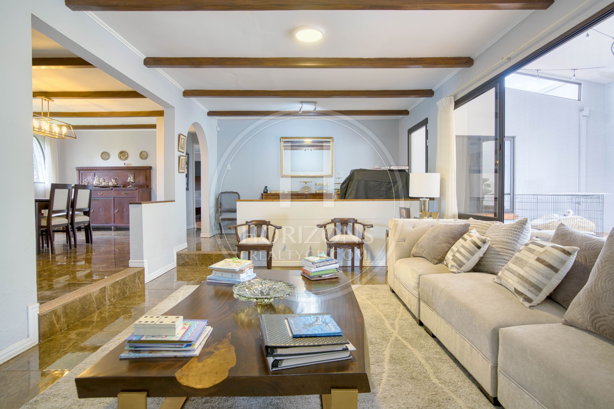 Casa Independiente de Un Nivel con Uso Comercial en Pinares de Curridabat 1.190 m² de Terreno y Amplias Zonas Verdes noj1156ij