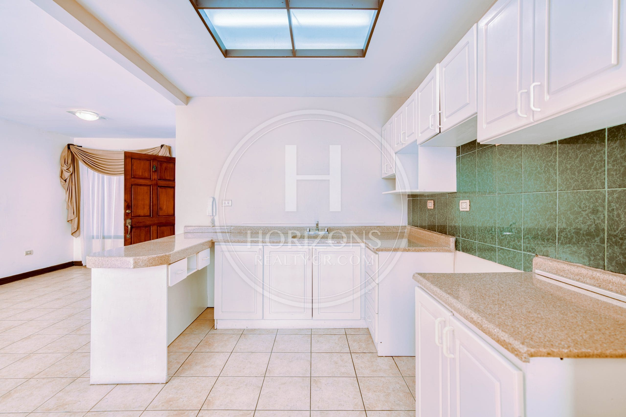 Se Vende Casa con Patio en Condominio Montecarlo en Desamparados 3 Habitaciones noj1144or