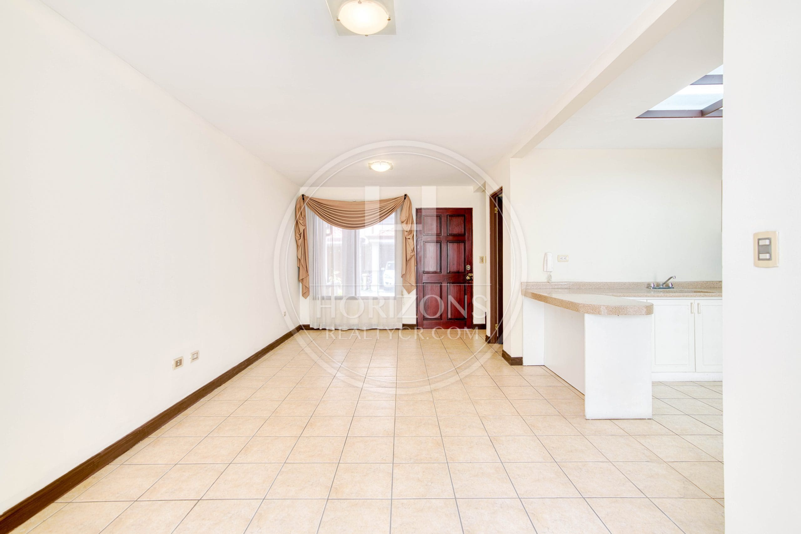 Se Vende Casa con Patio en Condominio Montecarlo en Desamparados 3 Habitaciones noj1144or