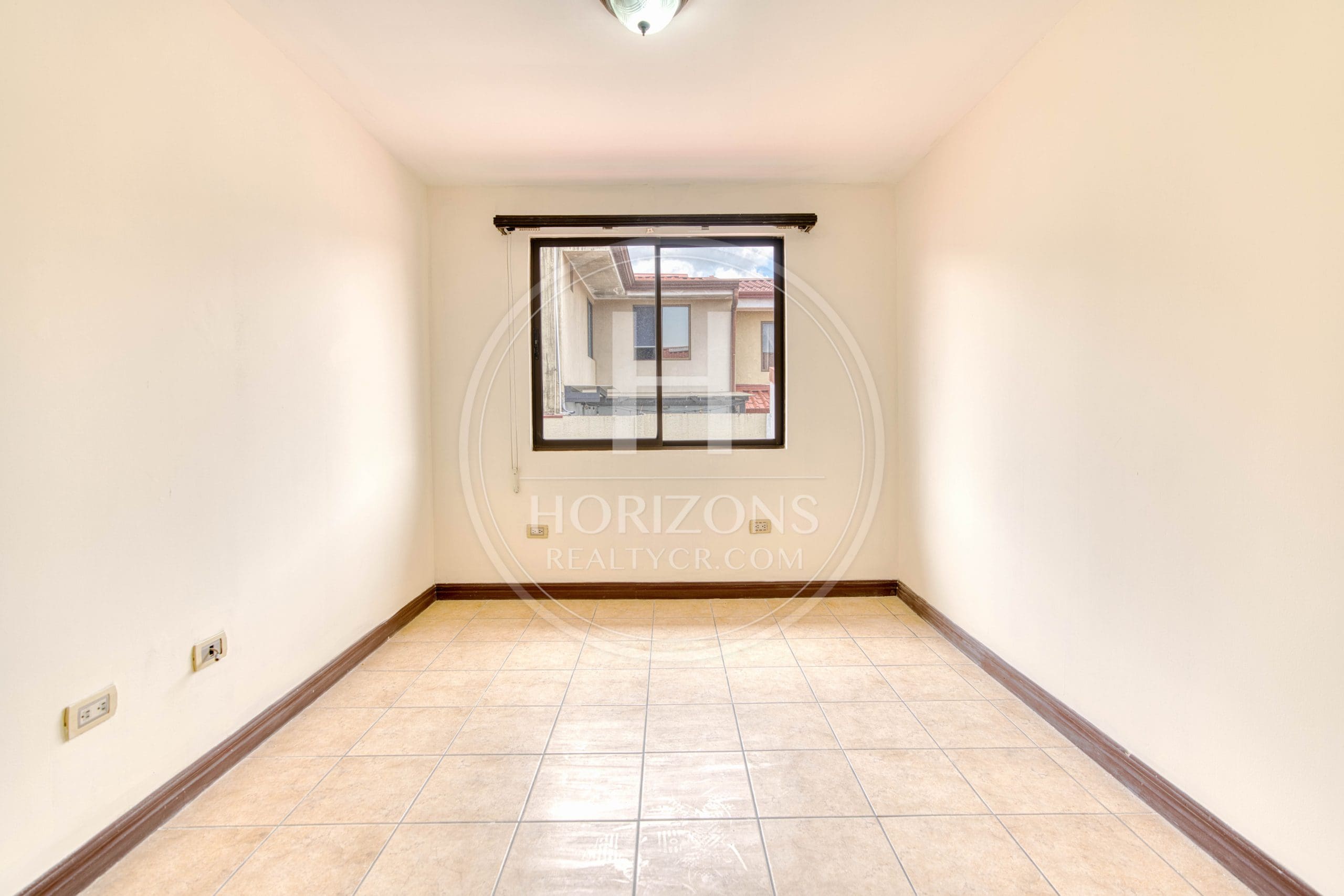 Se Vende Casa con Patio en Condominio Montecarlo en Desamparados 3 Habitaciones noj1144or