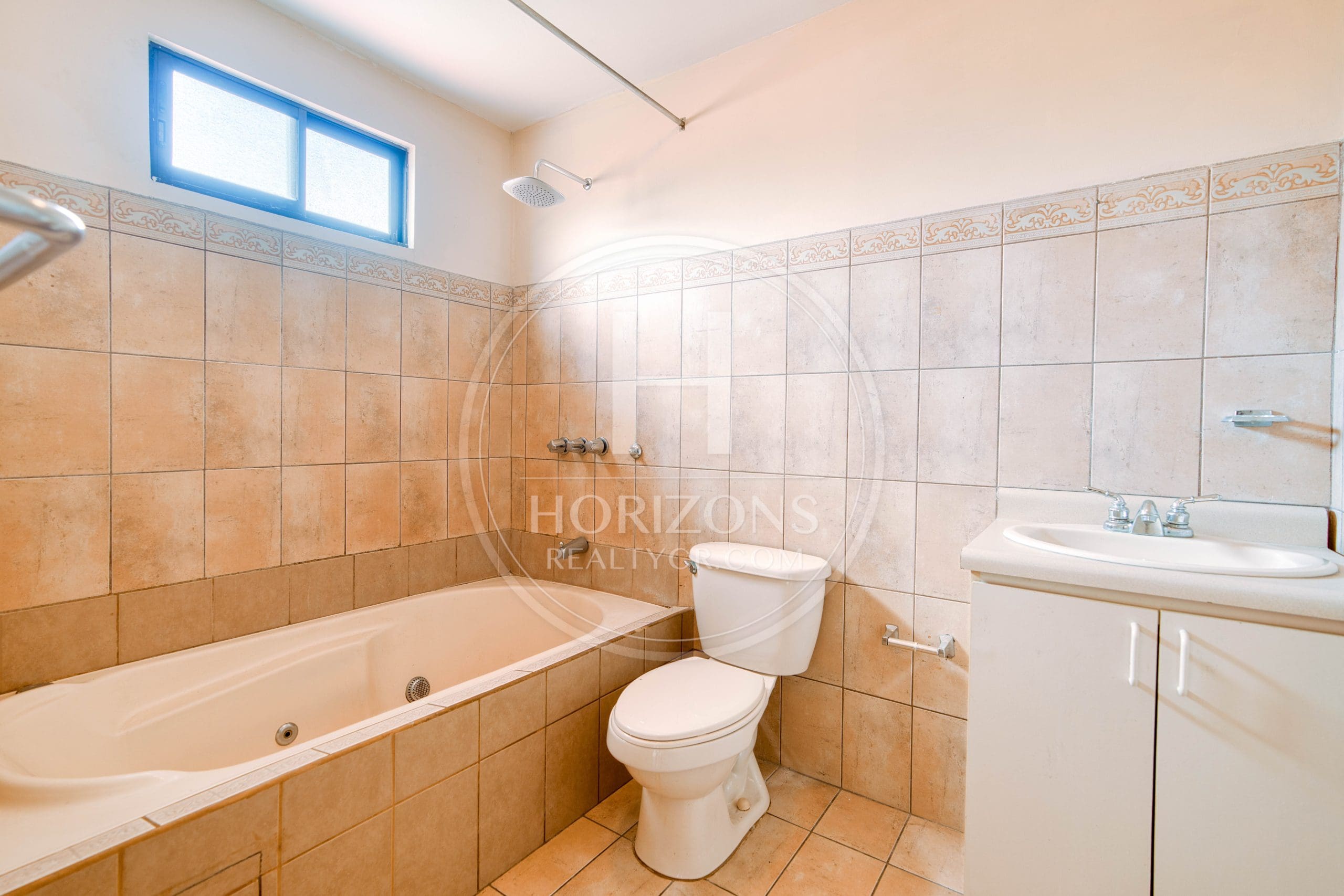 Se Vende Casa con Patio en Condominio Montecarlo en Desamparados 3 Habitaciones noj1144or