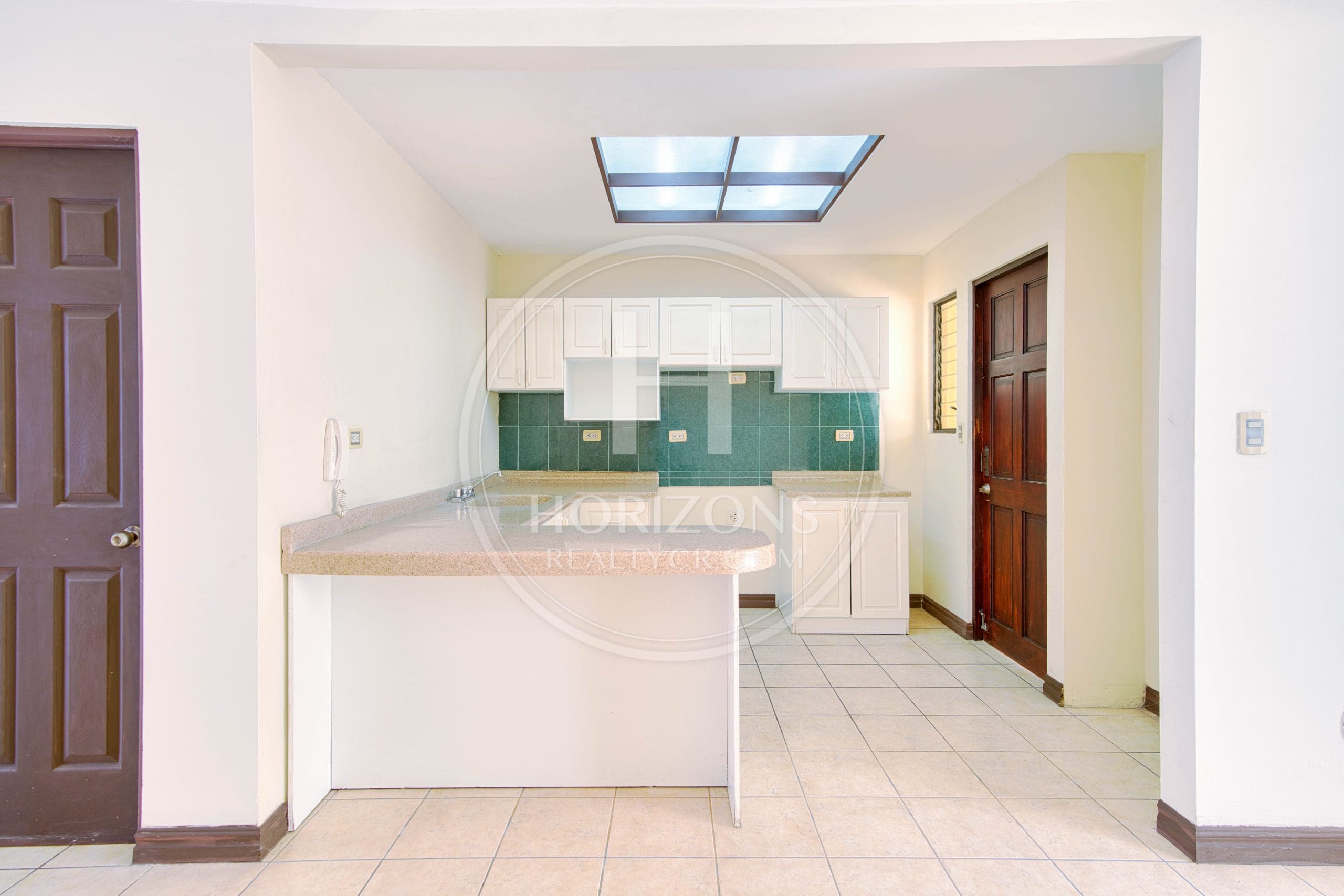 Se Vende Casa con Patio en Condominio Montecarlo en Desamparados 3 Habitaciones noj1144or