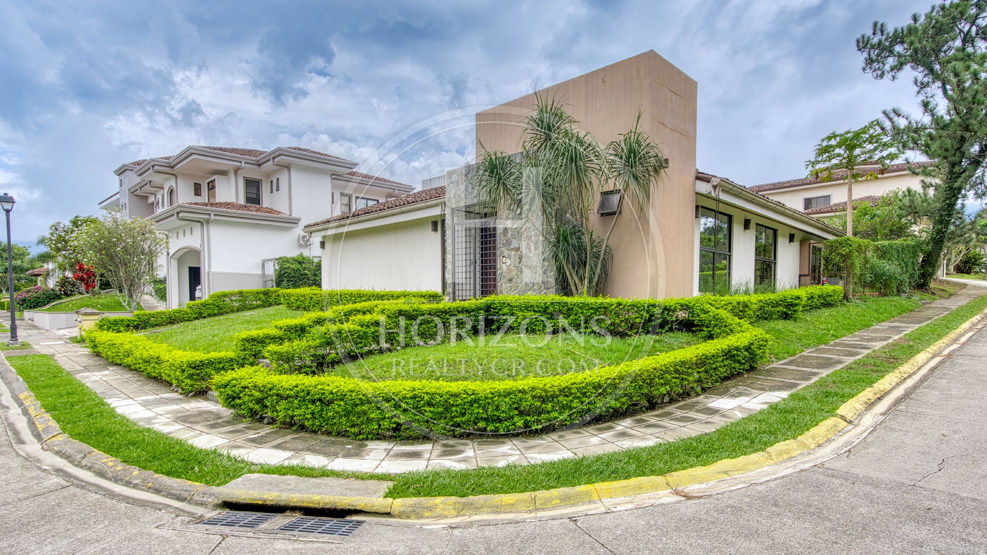 Casa De Una Planta En Condominio Bosque Dorado Santa Ana 4 Habitaciones Noj1151Dm