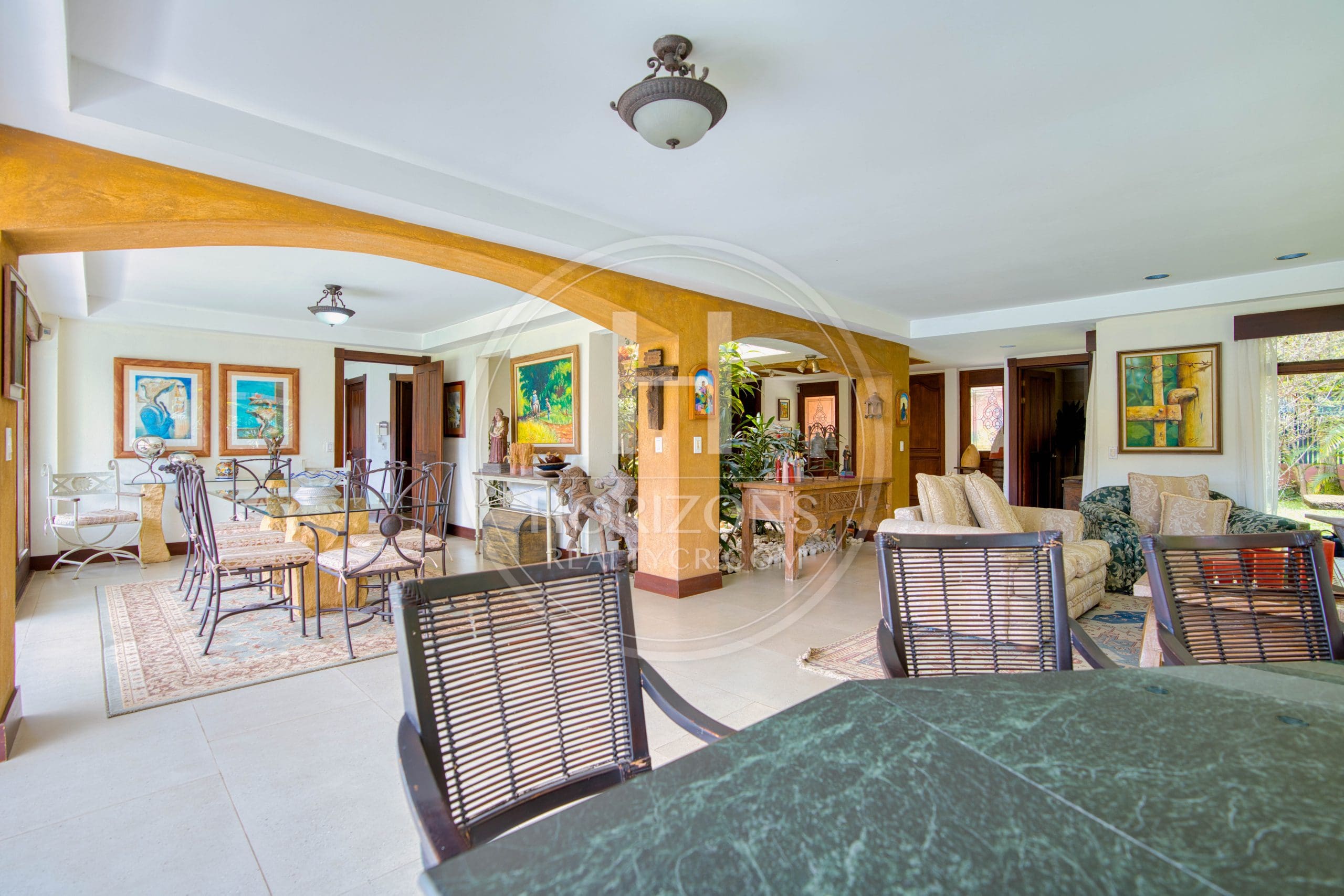 Casa en Residencial Altamonte Curridabat Lote de 1.050 m² con piscina 4 Habitaciones 4 Parqueos noj1146ij