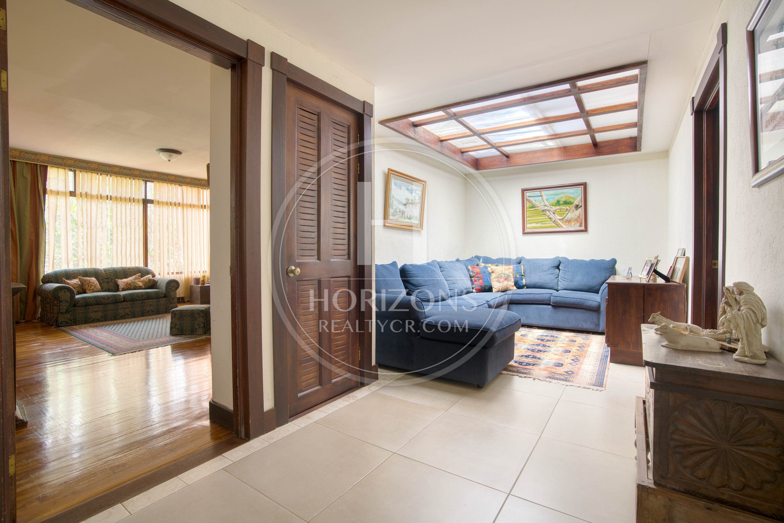 Casa en Residencial Altamonte Curridabat Lote de 1.050 m² con piscina 4 Habitaciones 4 Parqueos noj1146ij