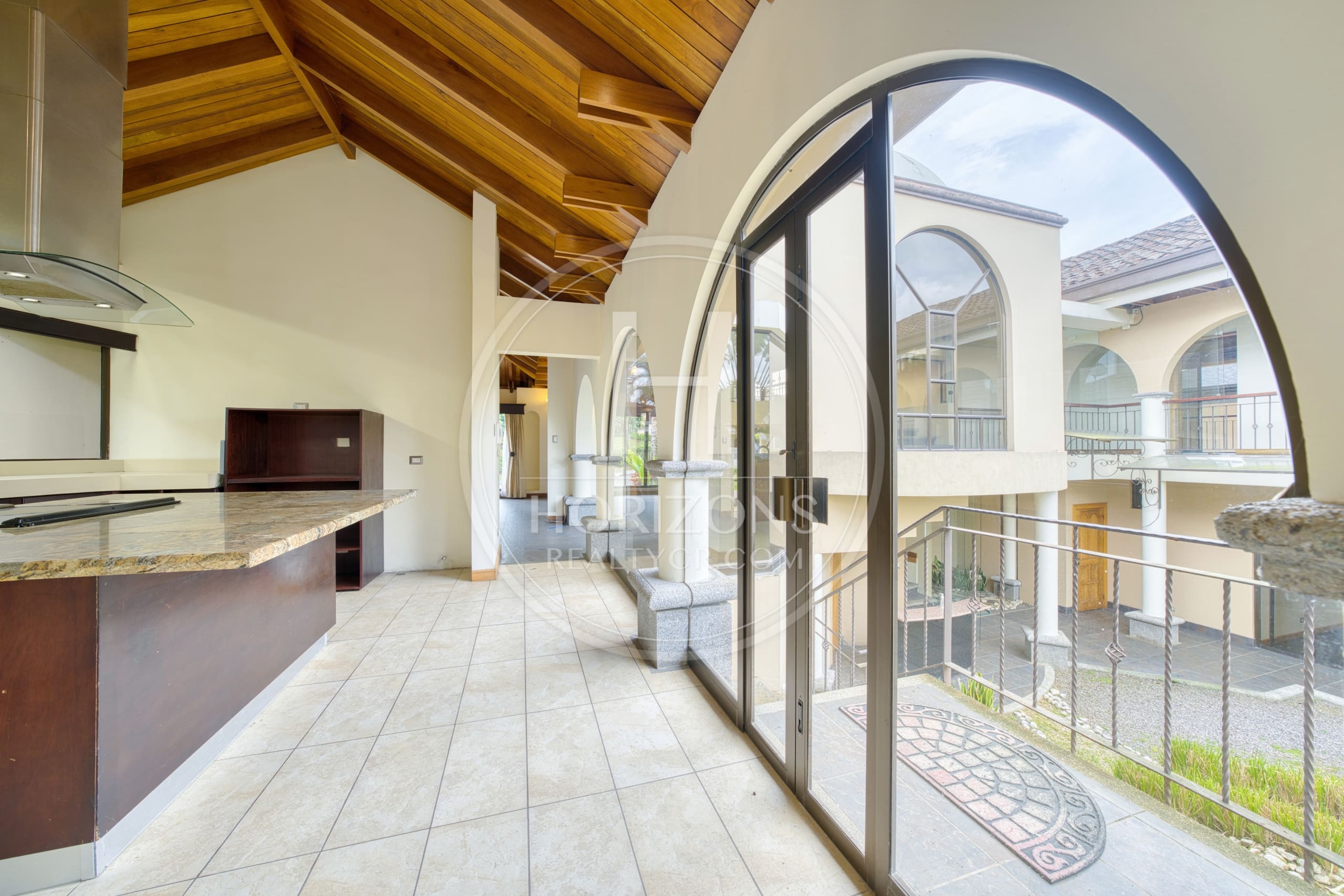 Se alquila Casa en Condominio Bosques de Altamonte en Curridabat 687 m² de terreno Amplias áreas verdes noj1174ij-A