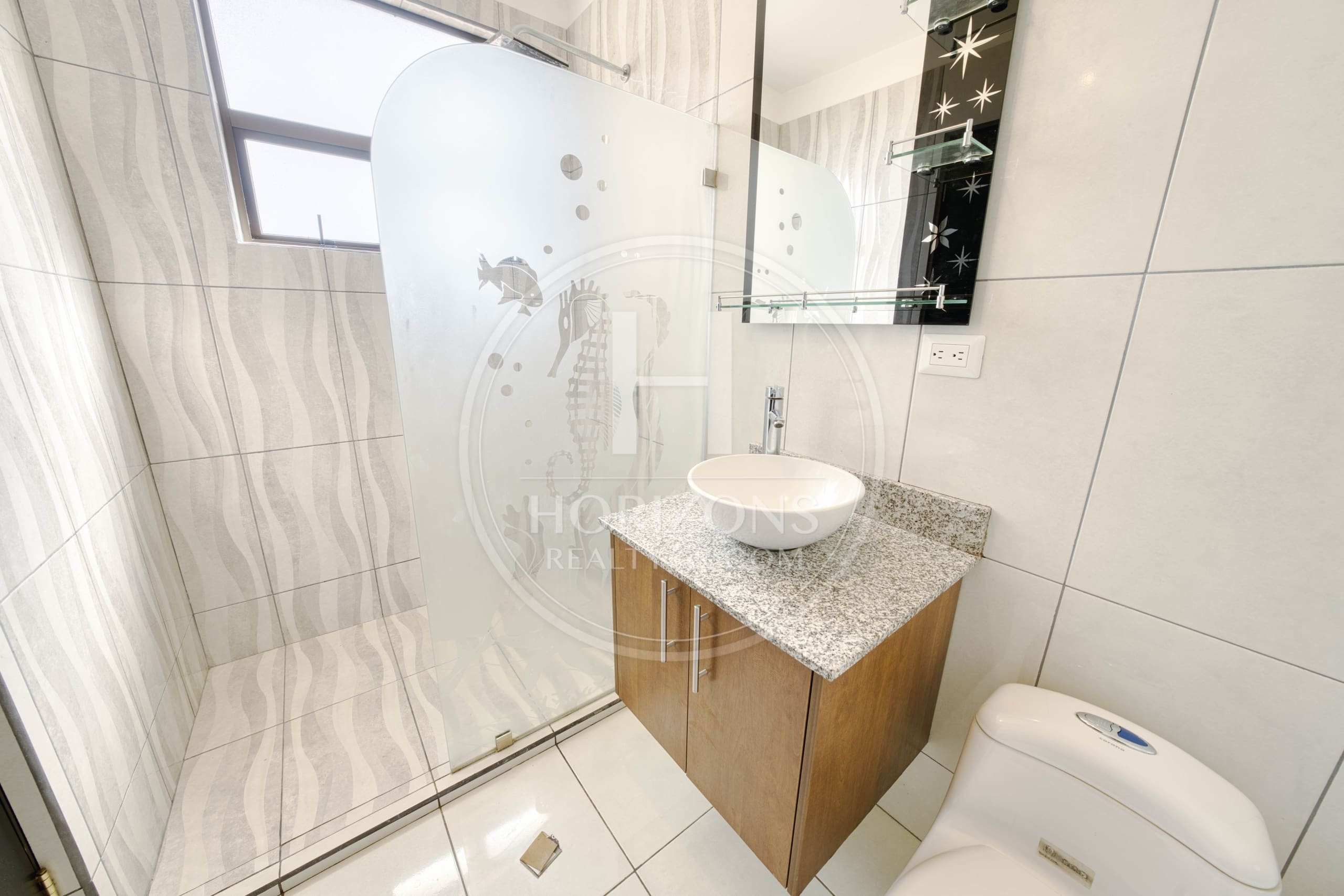 Casa con Jardín en Venta en Condominio Karataba en Taras de Cartago 3 Habitaciones noj1172ij