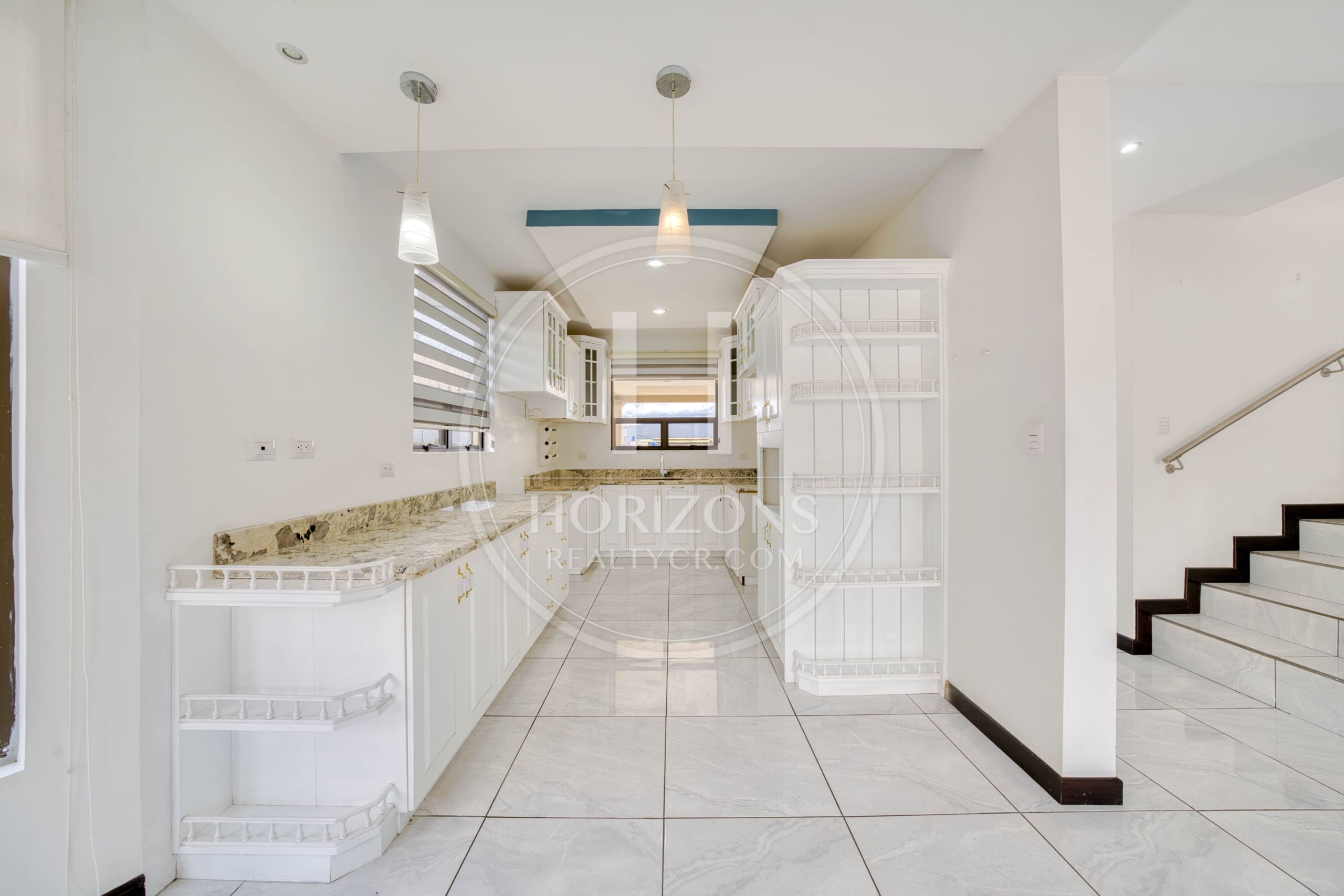 Casa con Jardín en Venta en Condominio Karataba en Taras de Cartago 3 Habitaciones noj1172ij