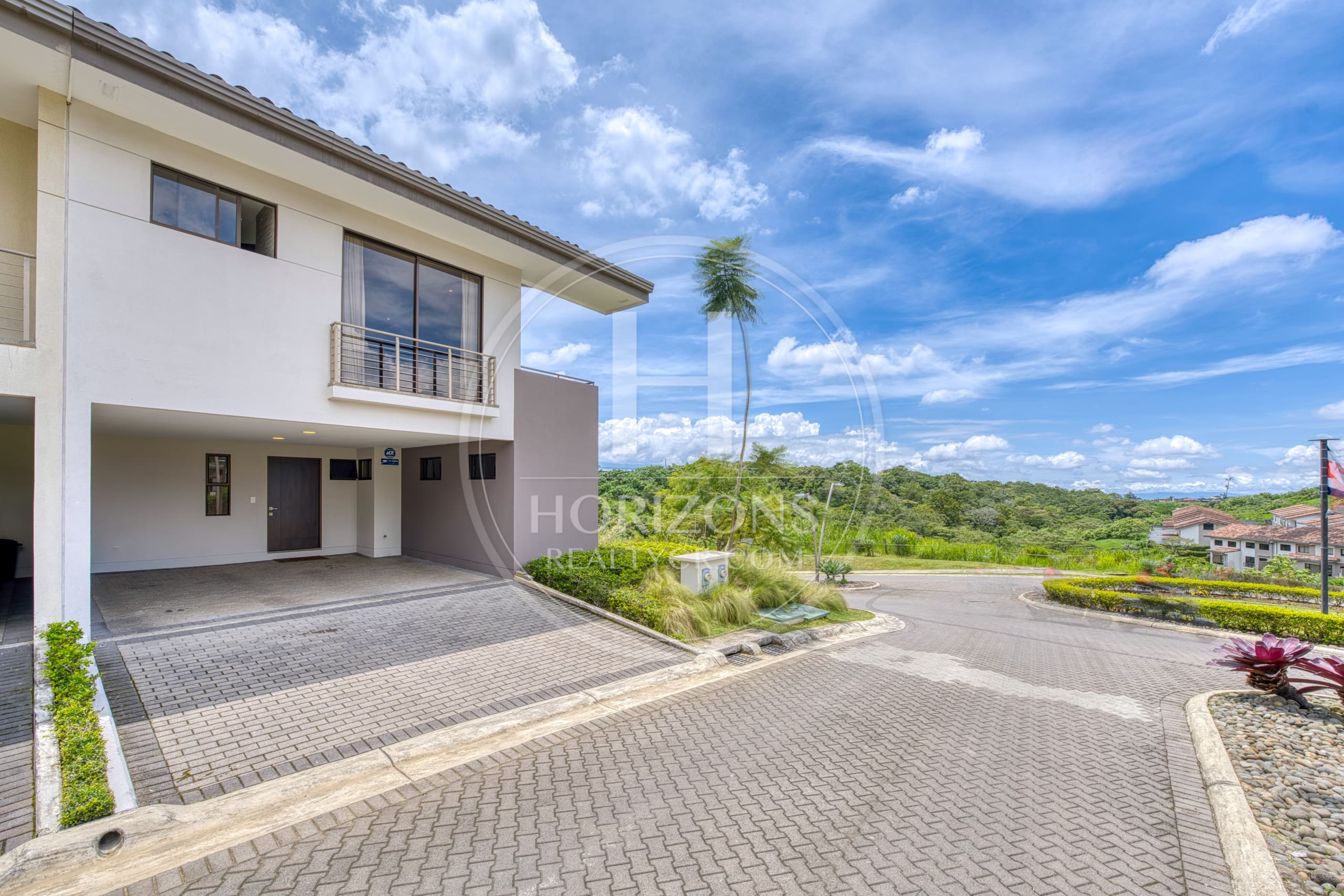 Casa en Venta en Condominio La Estefana con Jardín y Vistas a la Naturaleza 4 Habitaciones noj1176dm