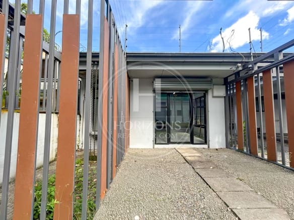 Se Alquila Local Comercial De 50 M² En Los Laureles San Rafael De Escazú Noj1210Ij