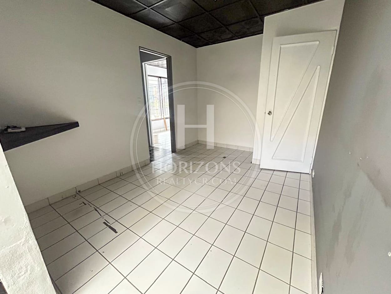 Se Alquila Local Comercial de 50 m² en Los Laureles San Rafael de Escazú noj1210ij