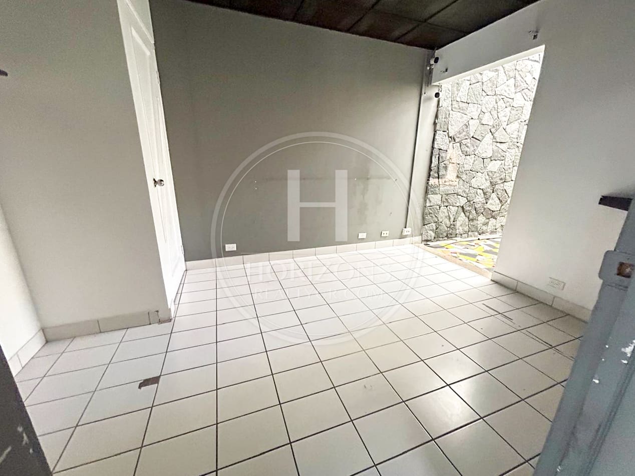 Se Alquila Local Comercial de 50 m² en Los Laureles San Rafael de Escazú noj1210ij