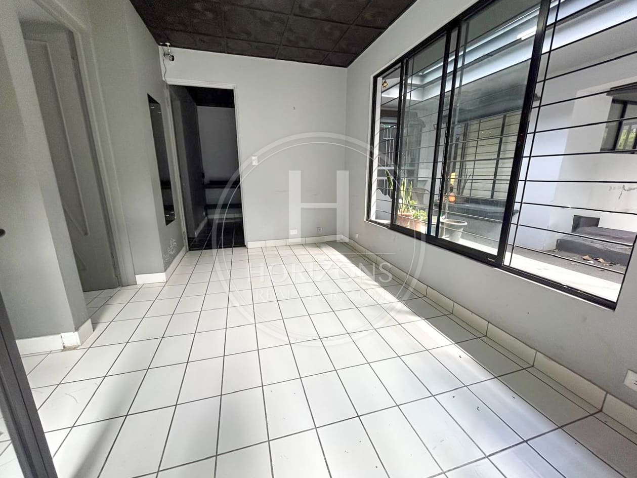 Se Alquila Local Comercial de 50 m² en Los Laureles San Rafael de Escazú noj1210ij