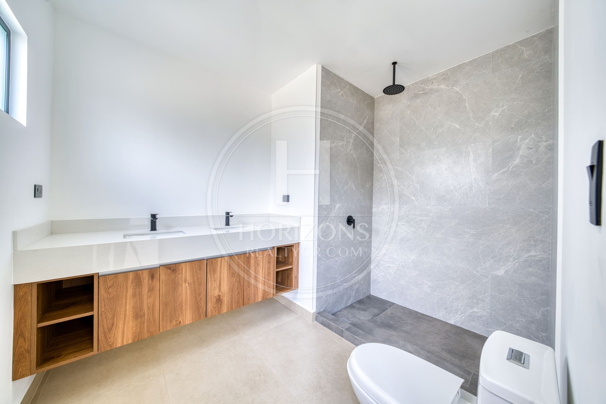 Casa para Estrenar en Condominio Naia en Guachipelín de Escazú 3 Habitaciones y Estudio noj1207jb