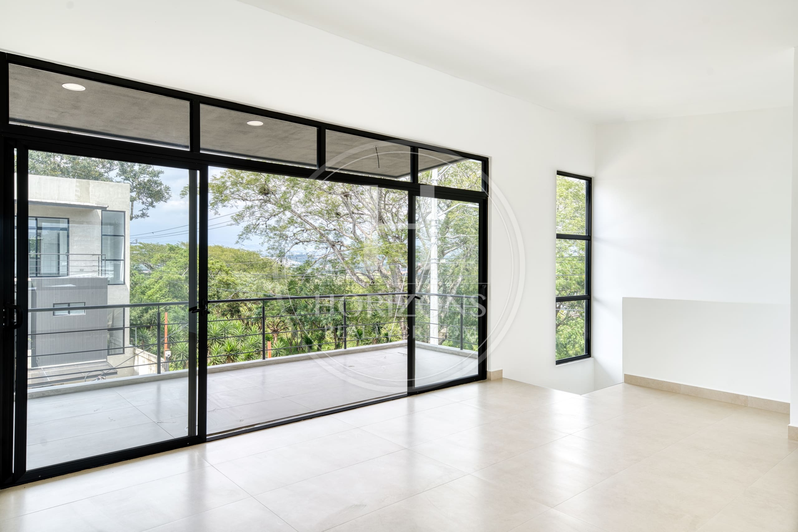 Casa para Estrenar en Condominio Naia en Guachipelín de Escazú 3 Habitaciones y Estudio noj1207jb