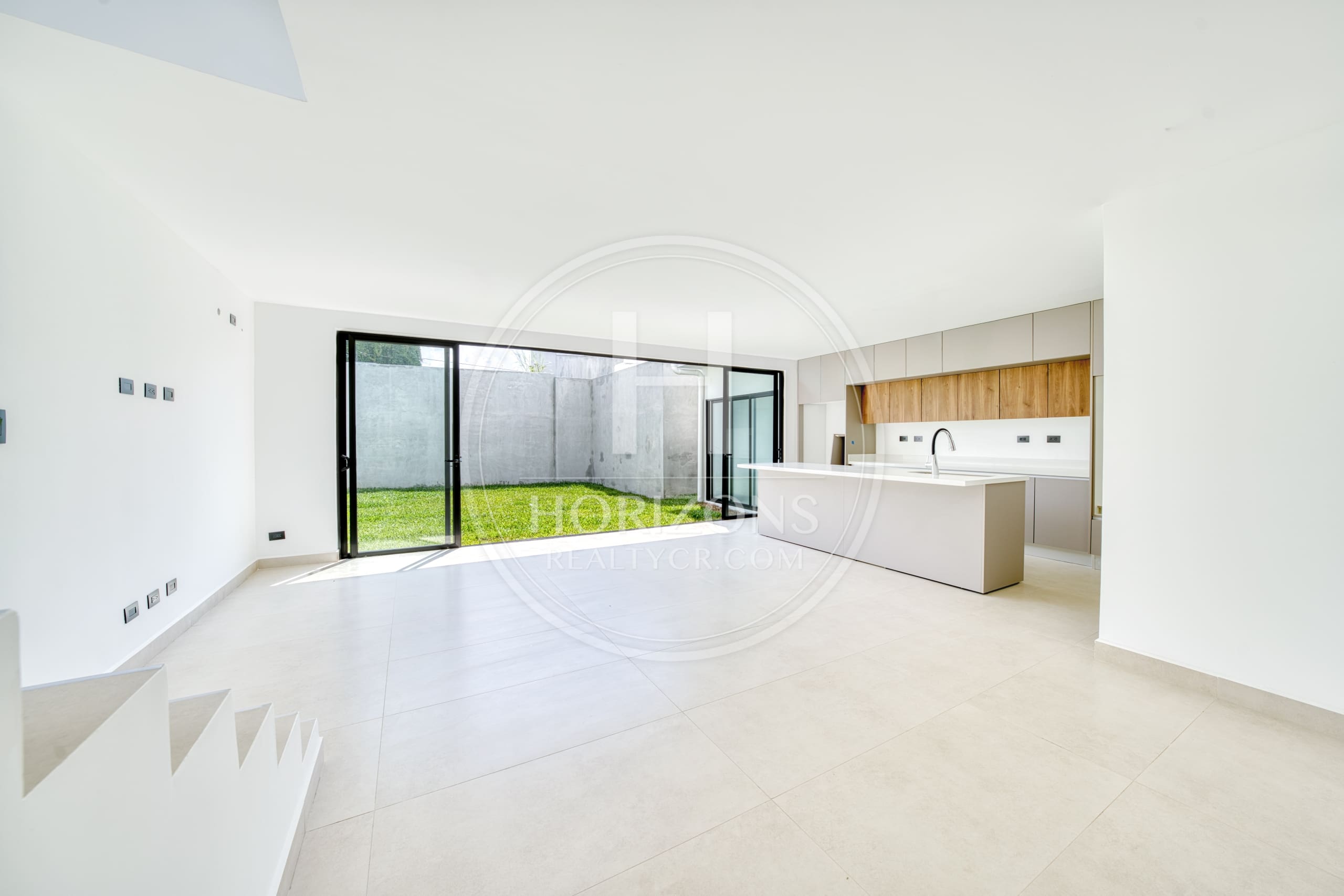 Casa para Estrenar en Condominio Naia en Guachipelín de Escazú 3 Habitaciones y Estudio noj1207jb