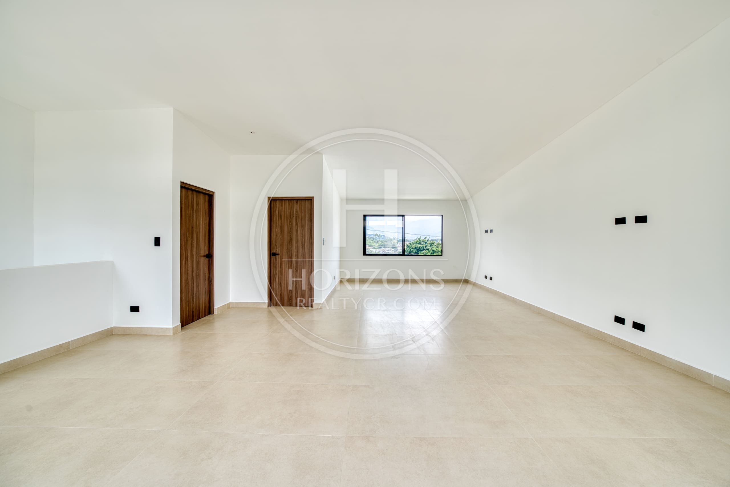 Casa para Estrenar en Condominio Naia en Guachipelín de Escazú 3 Habitaciones y Estudio noj1207jb