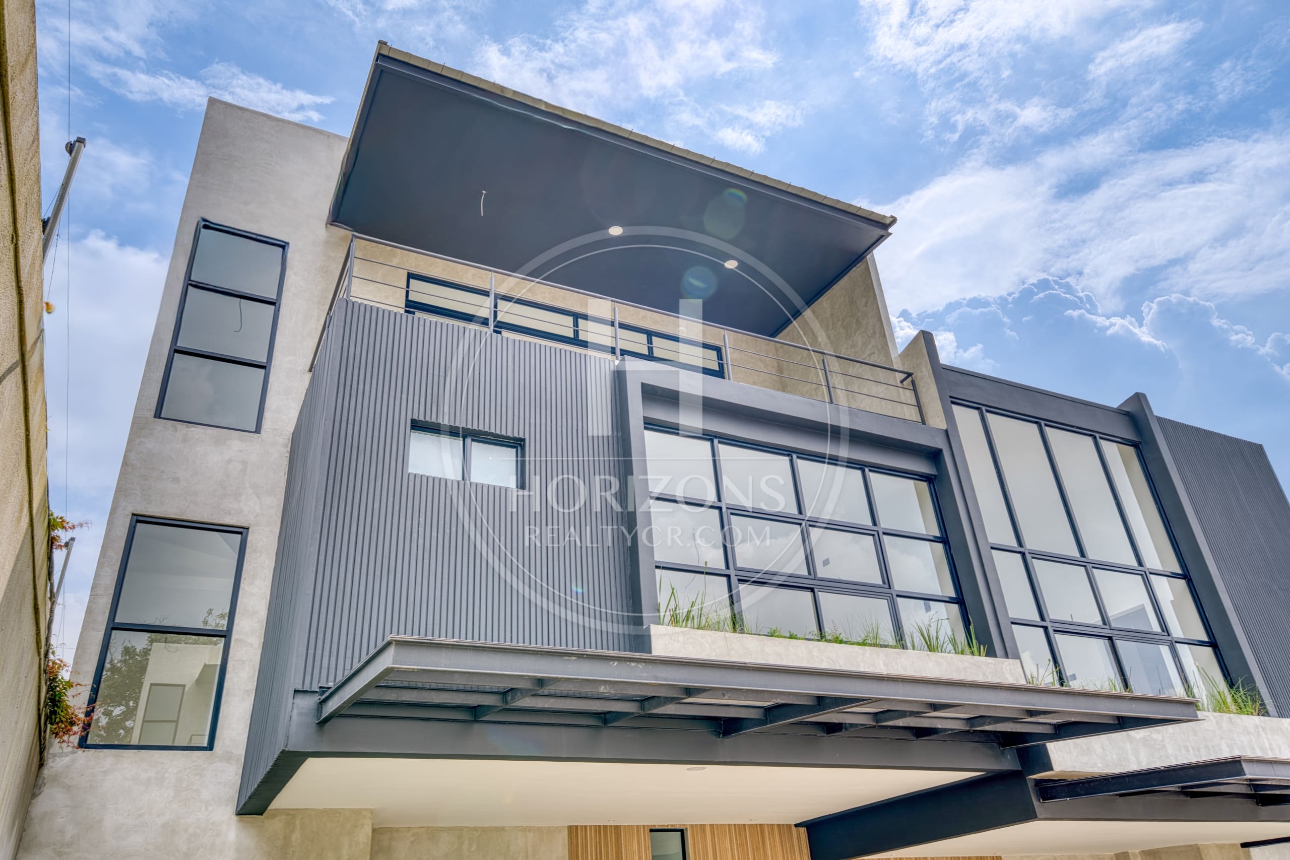 Casa para Estrenar en Condominio Naia en Guachipelín de Escazú 3 Habitaciones y Estudio noj1207jb