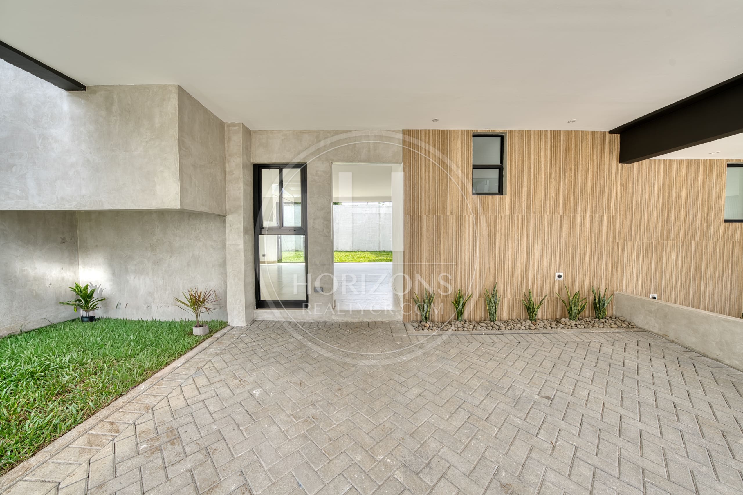 Casa para Estrenar en Condominio Naia en Guachipelín de Escazú 3 Habitaciones y Estudio noj1207jb