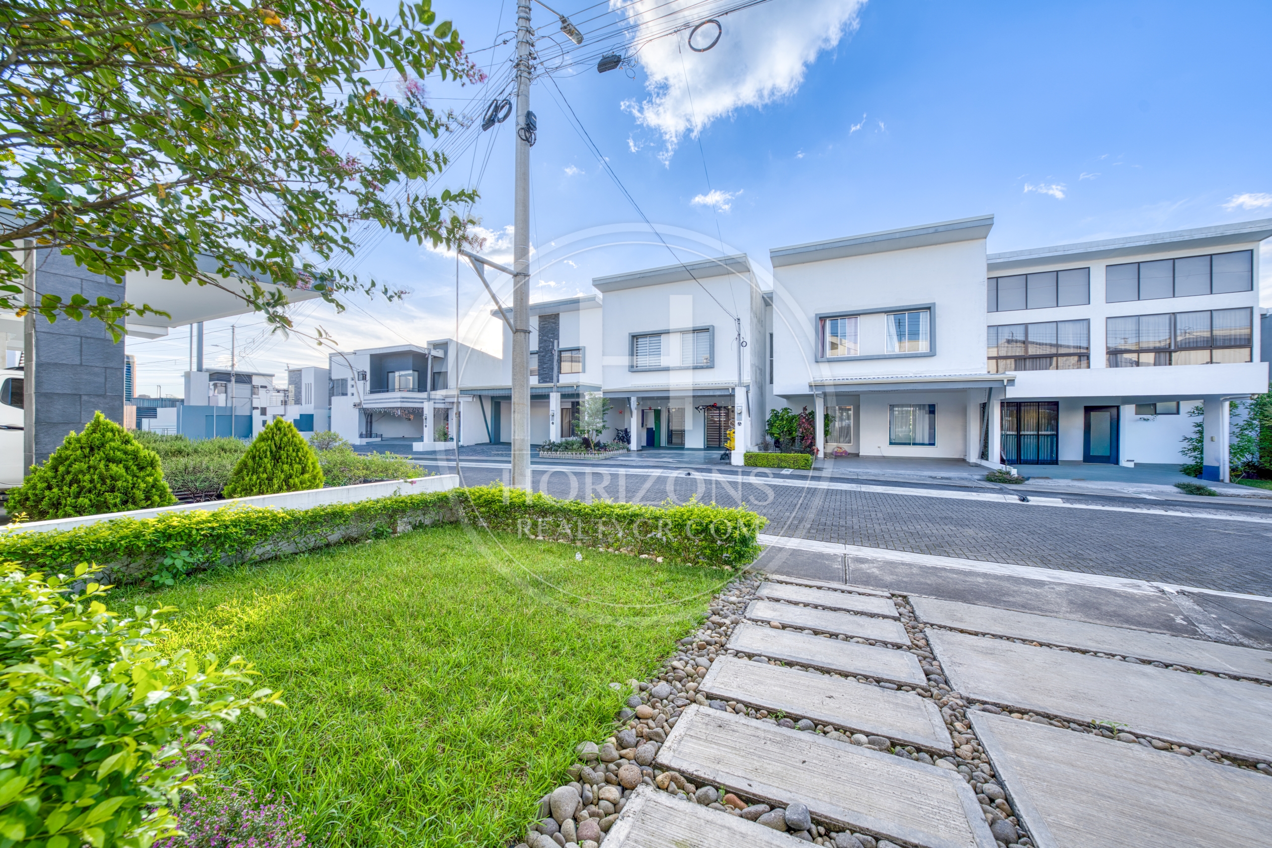 Se Vende Casa en Condominio Terralta Concepción Tres Ríos 3 Habitaciones y Oficina noj1209or