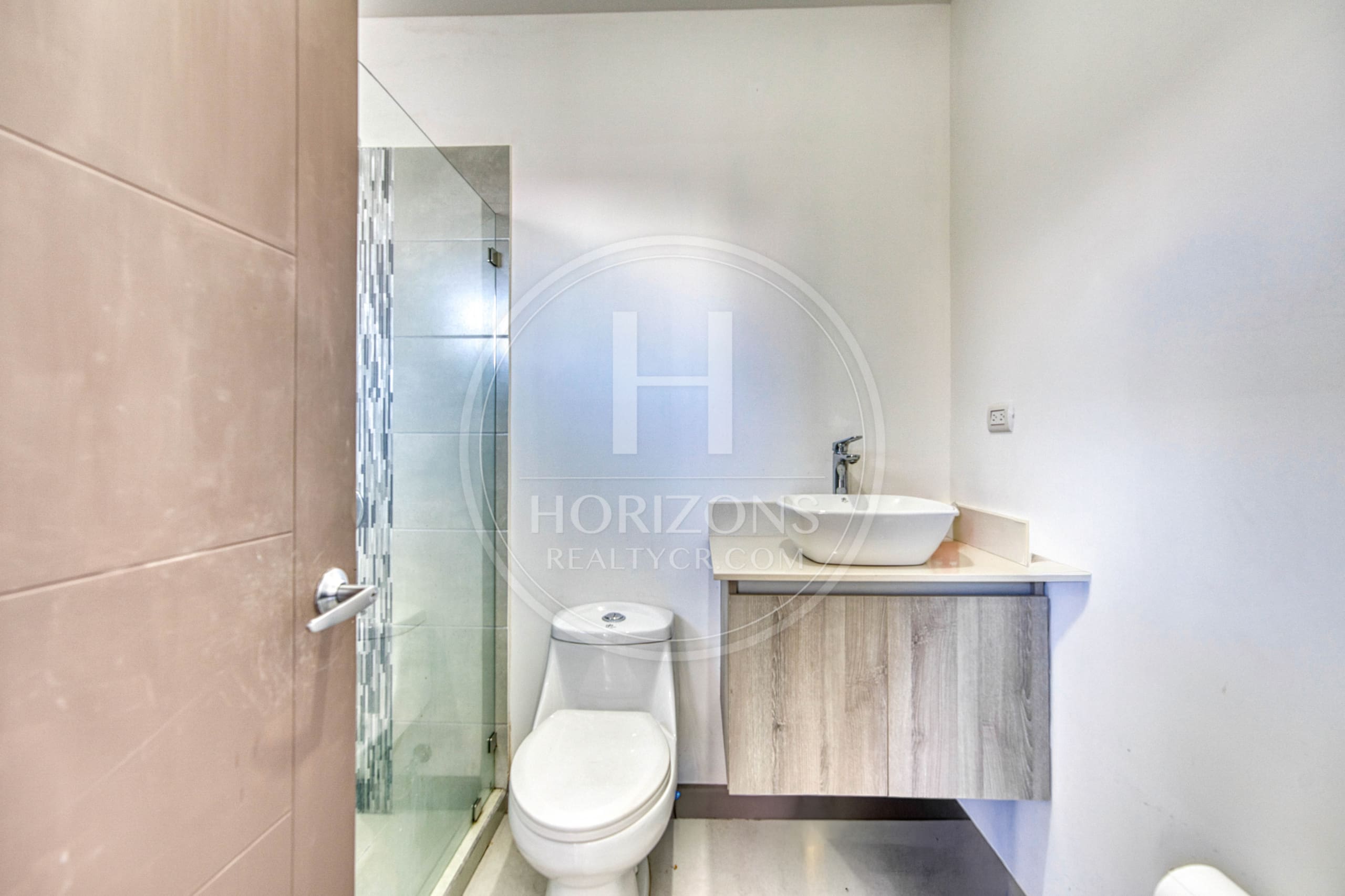 Casa en Venta en Condominio M.O. Living con Gym y Patio en San Rafael de Montes de Oca noj1043