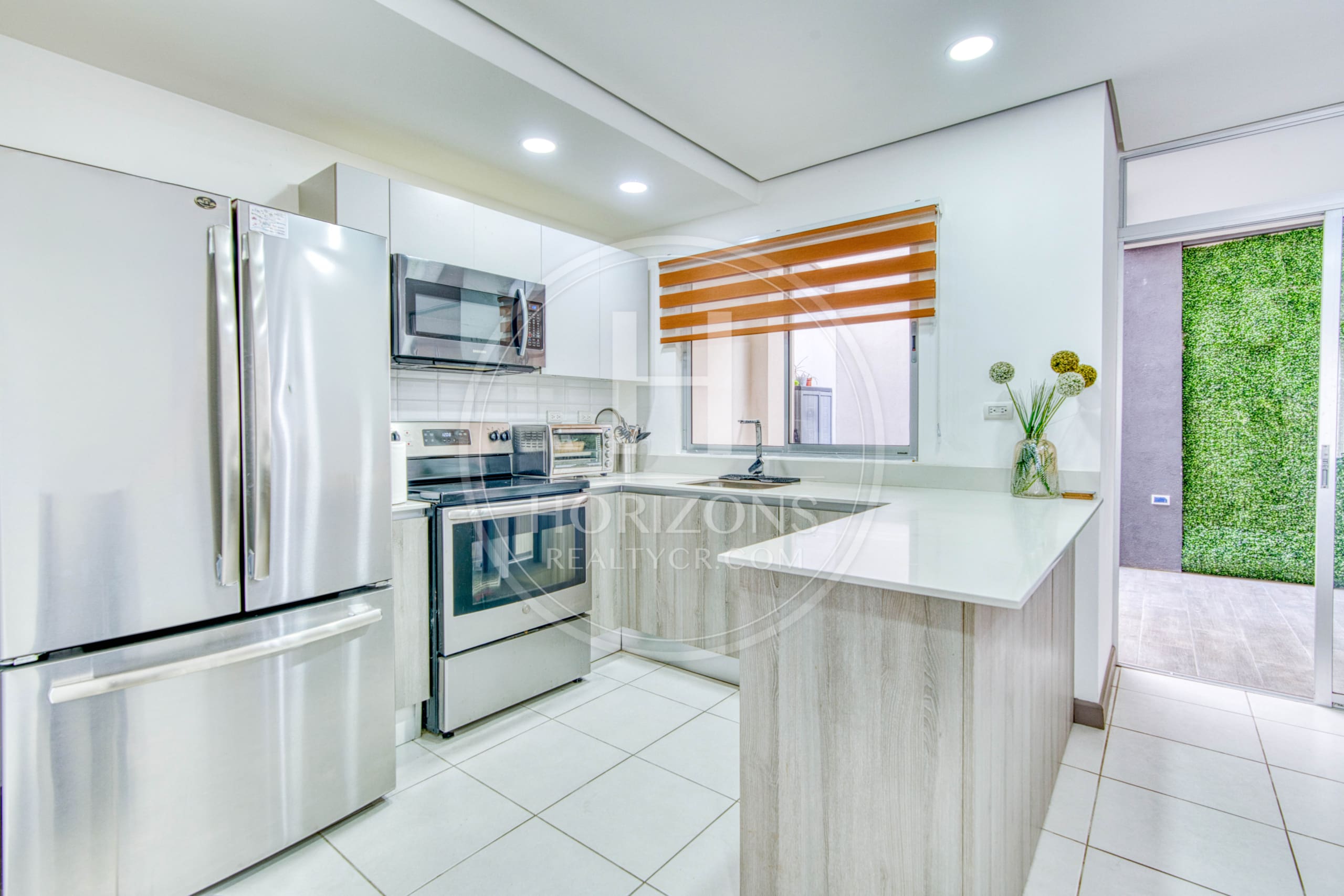 Casa en Venta en Condominio M.O. Living con Gym y Patio en San Rafael de Montes de Oca noj1043