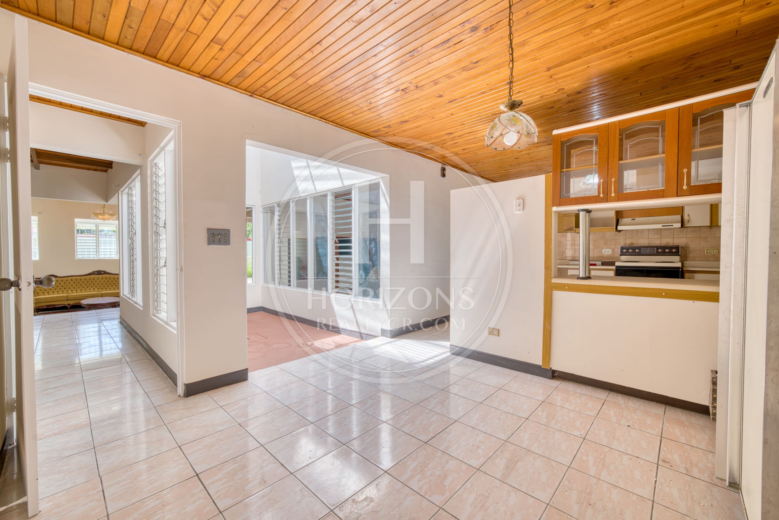 Casa Independiente Una Planta en Guayabos Curridabat 4 Habitaciones y Jardín Amplio noj1229or